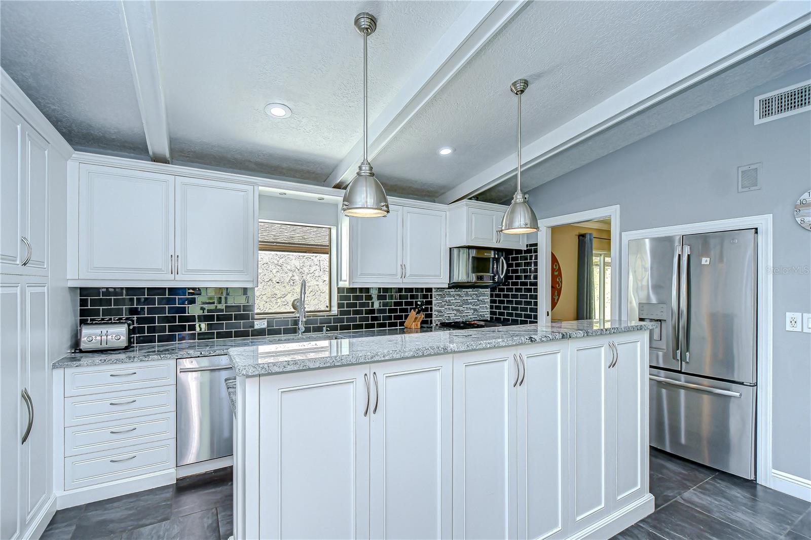 Image 11 of 69 For 13522 Avista Drive