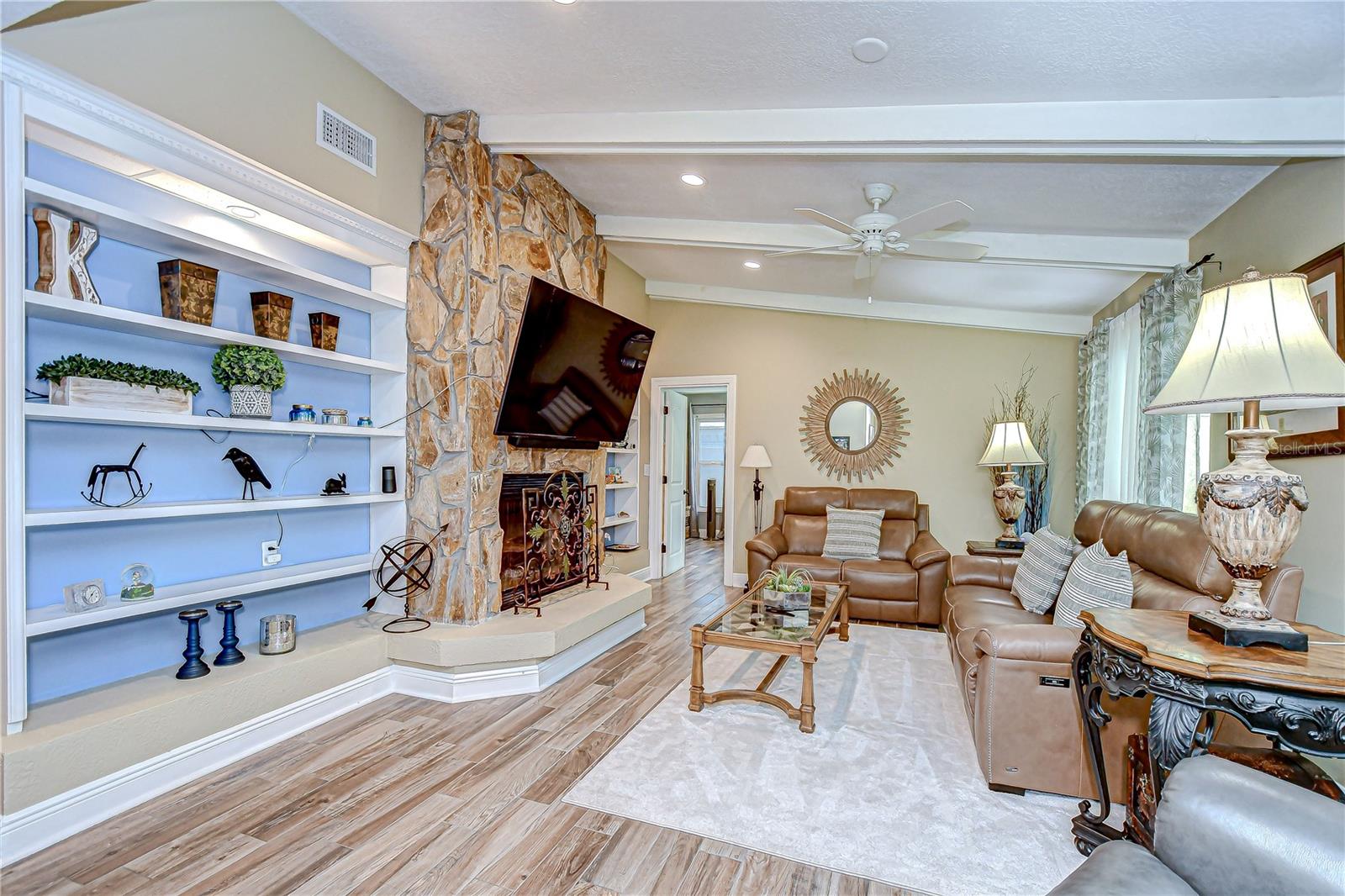 Image 18 of 69 For 13522 Avista Drive