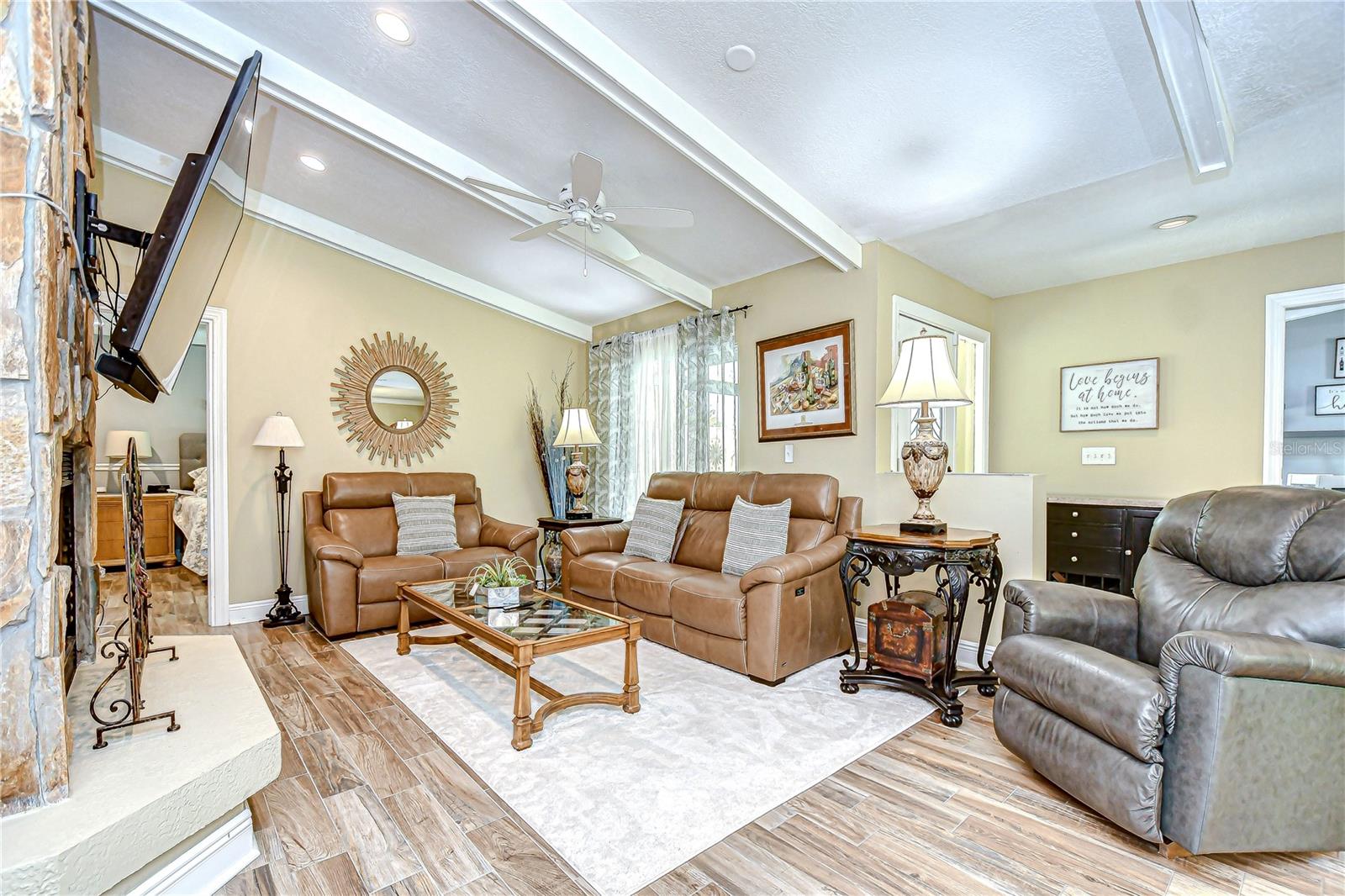 Image 19 of 69 For 13522 Avista Drive
