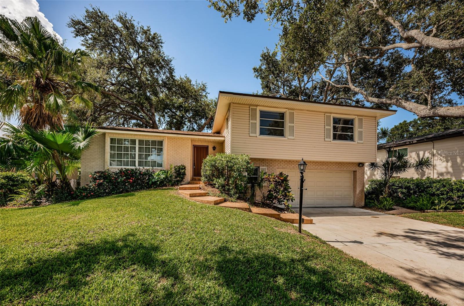 Image 21 of 53 For 13732 86th Avenue