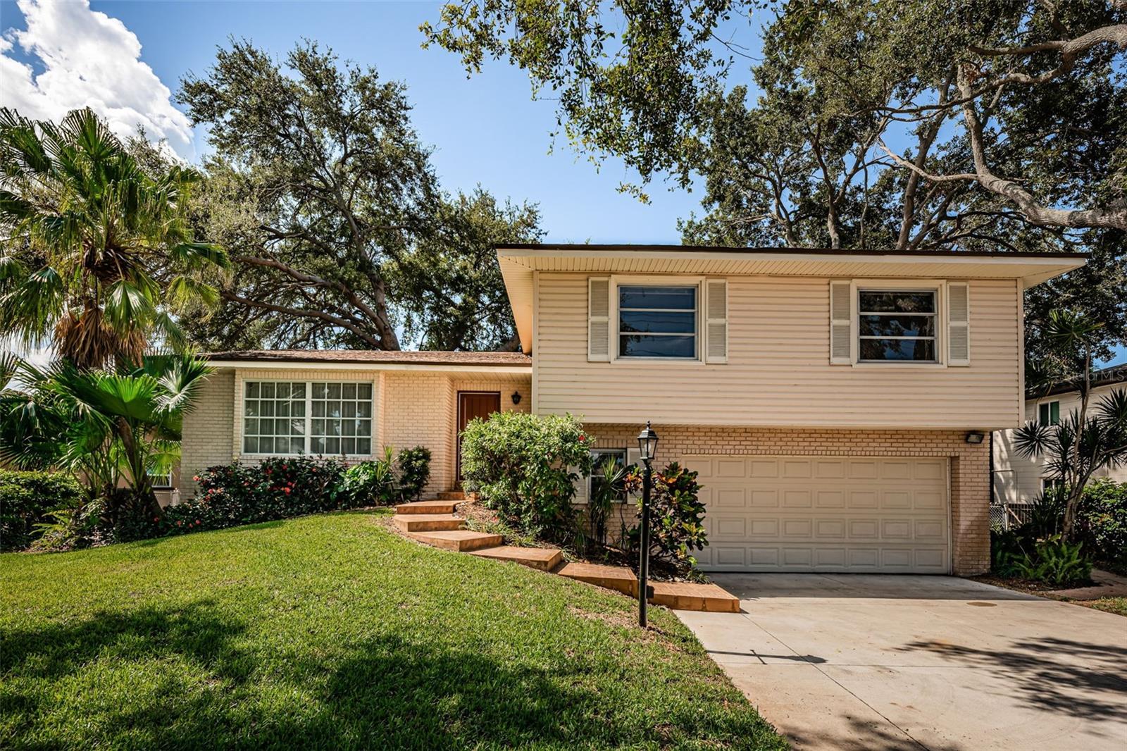 Image 22 of 53 For 13732 86th Avenue