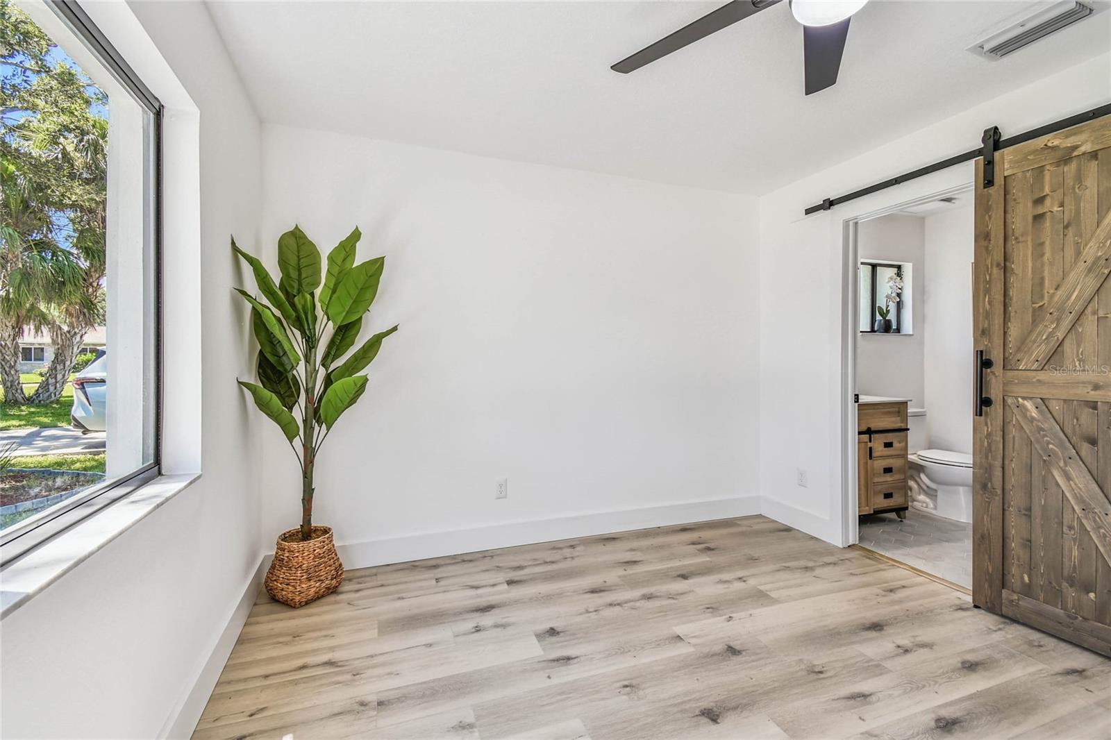 Image 16 of 47 For 6258 99th Circle N