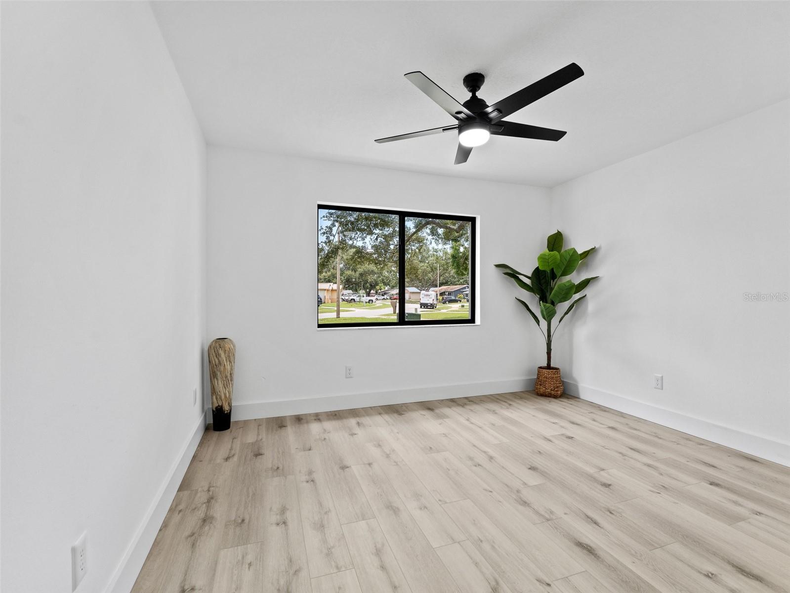 Image 17 of 47 For 6258 99th Circle N