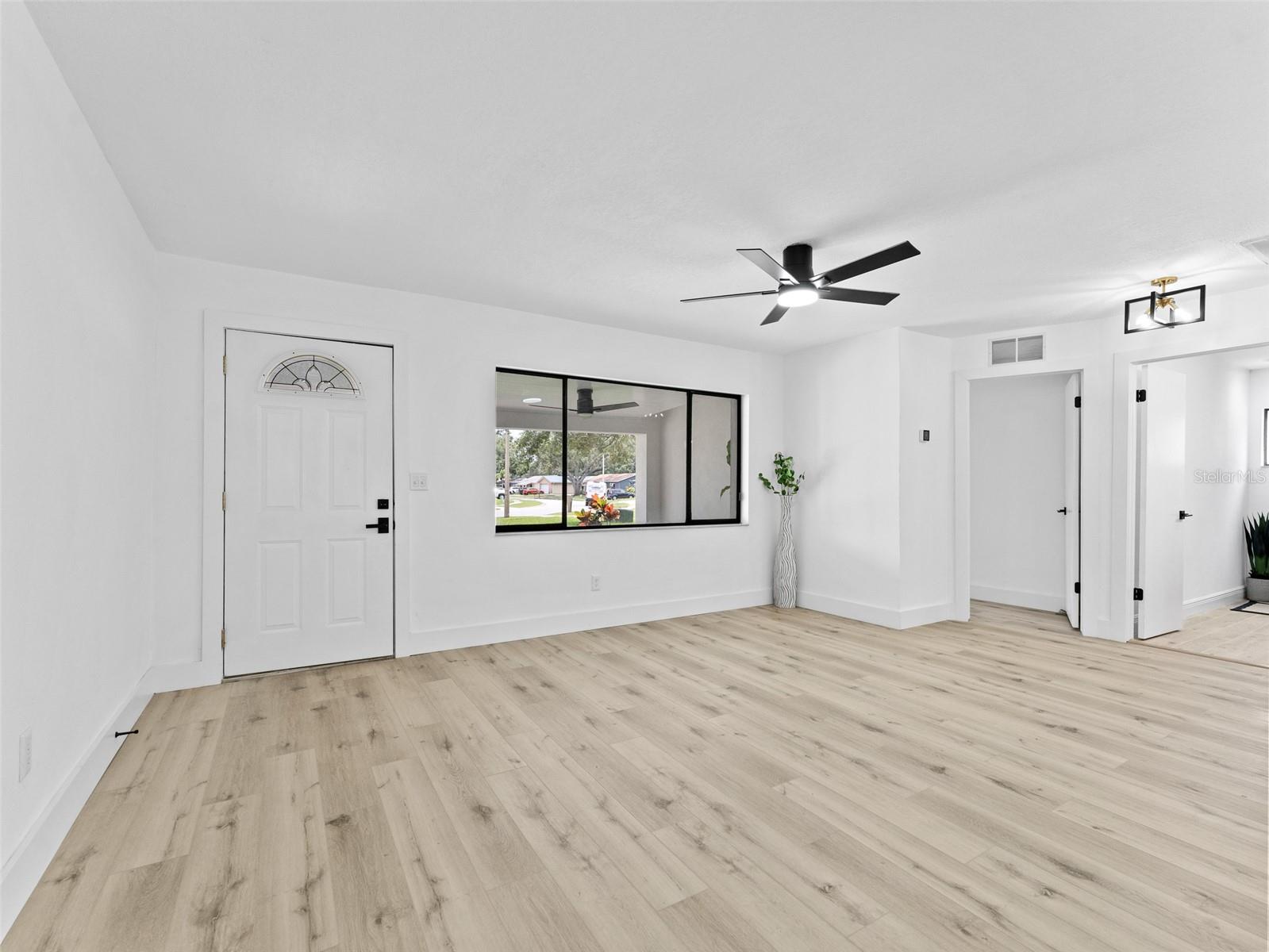 Image 7 of 47 For 6258 99th Circle N
