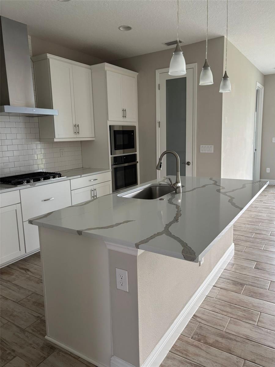 Image 6 of 15 For 6394 Roadstead Court