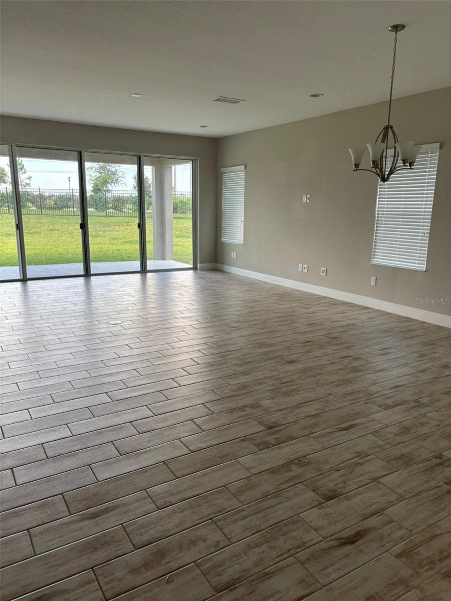 Image 7 of 15 For 6394 Roadstead Court