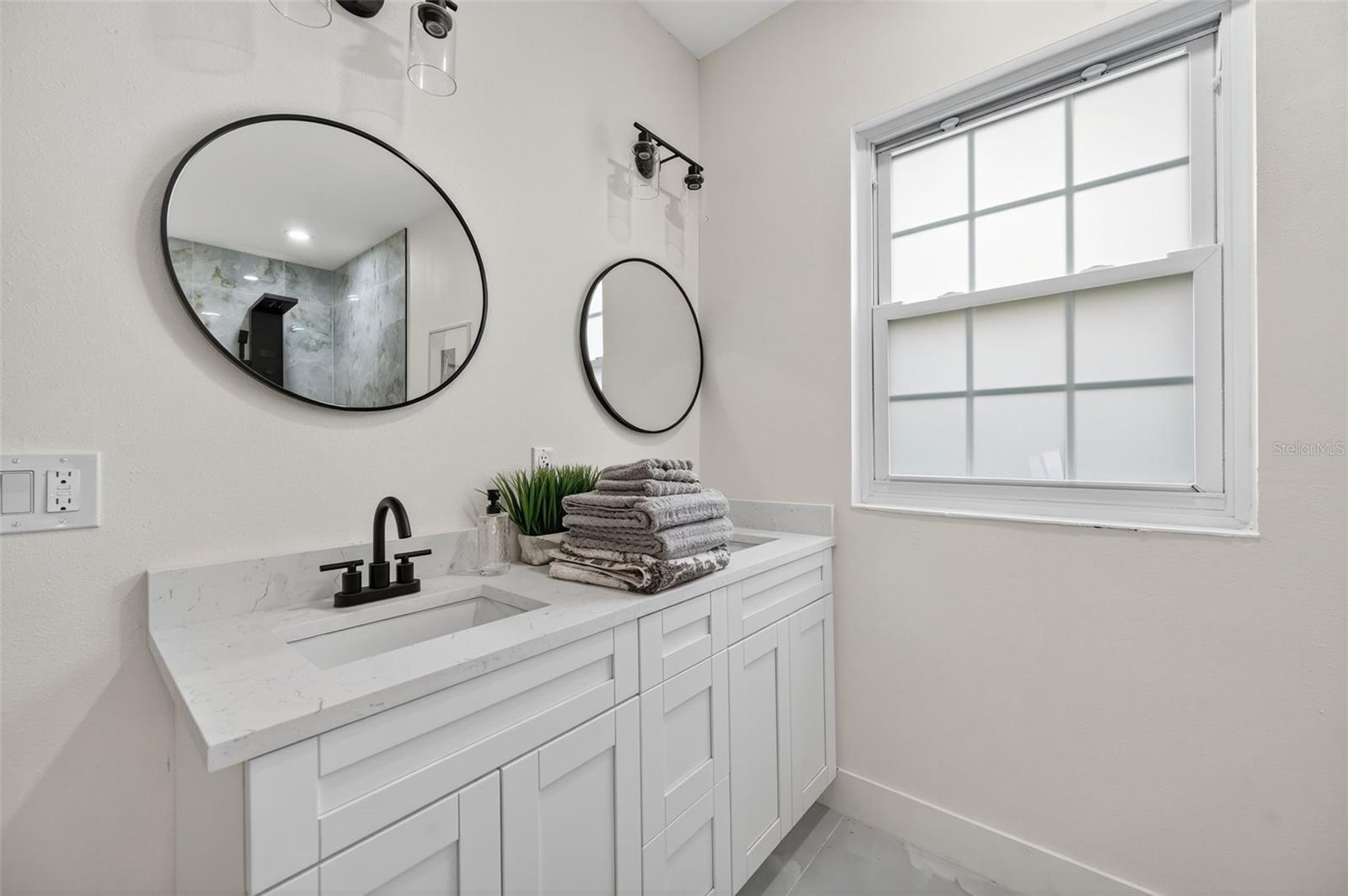 Image 21 of 66 For 5175 23rd Avenue N