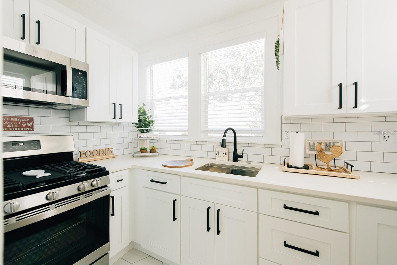 Image 11 of 47 For 809 10th Avenue N 1