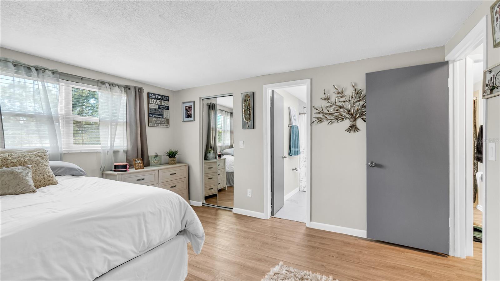 Image 18 of 35 For 8257 Malvern Circle