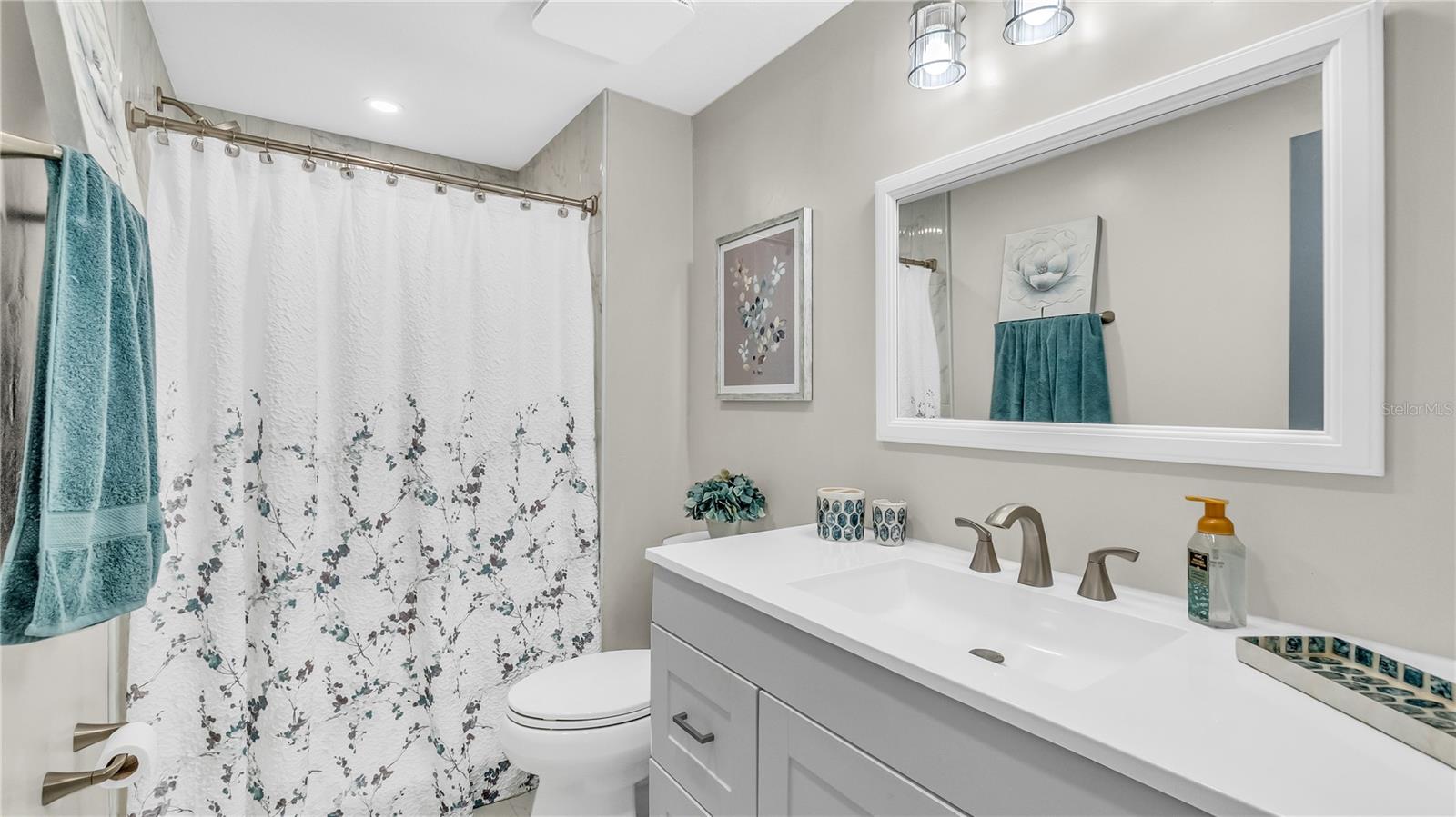Image 19 of 35 For 8257 Malvern Circle