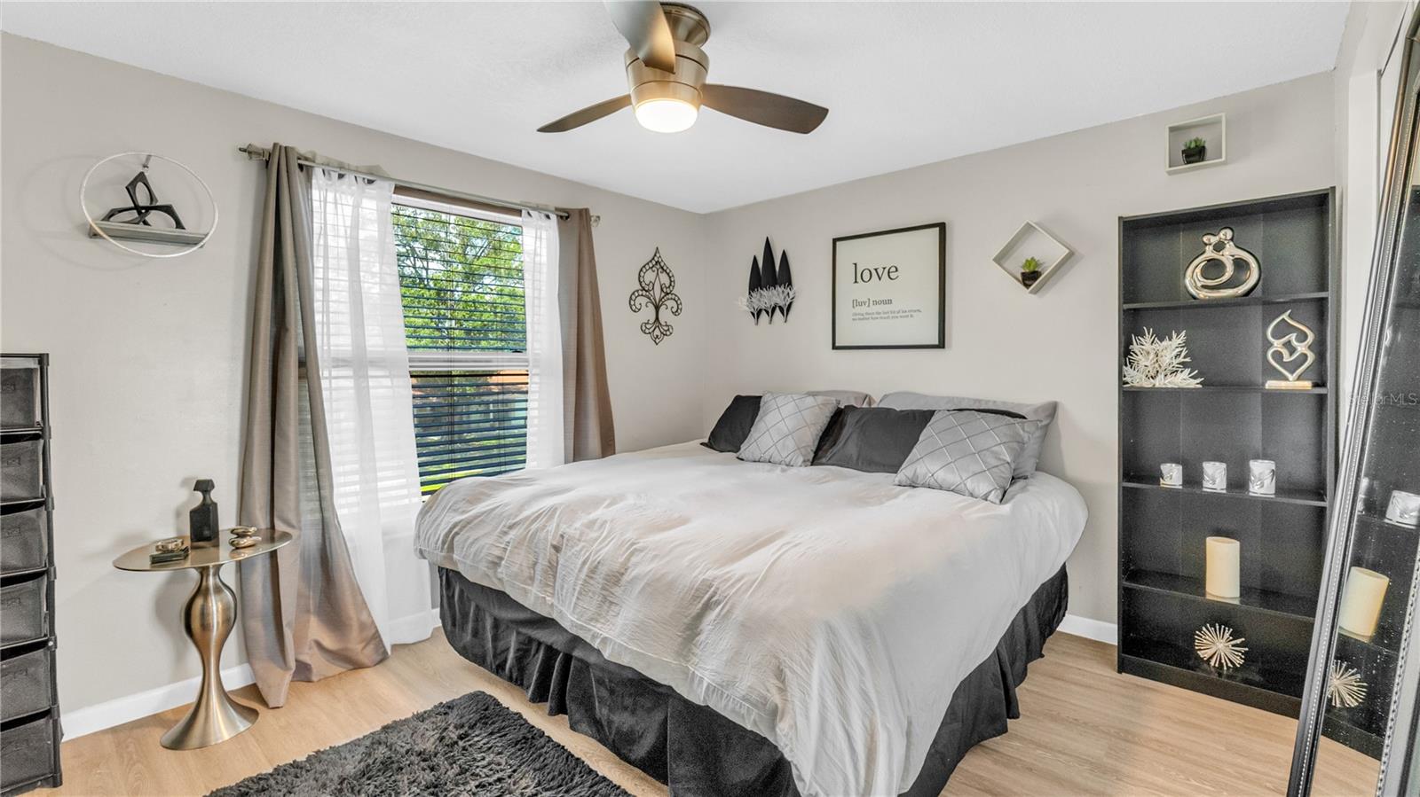Image 24 of 35 For 8257 Malvern Circle