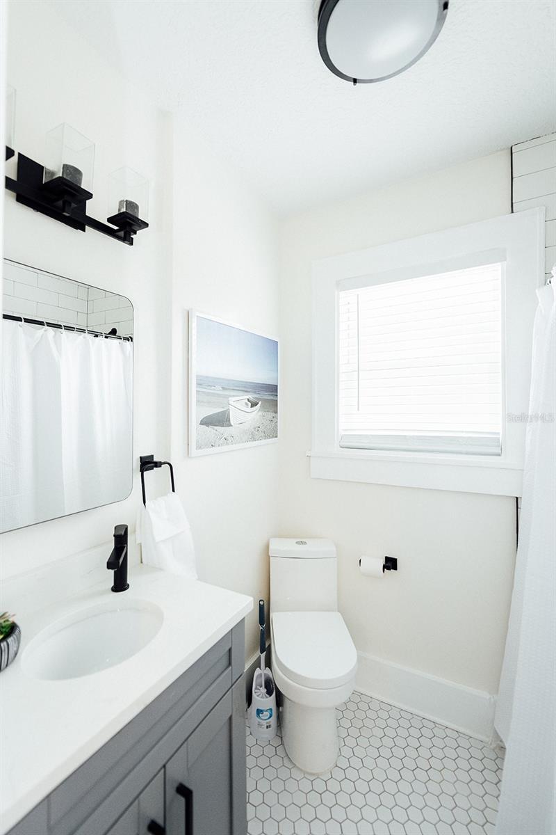 Image 22 of 42 For 809 10th Avenue N 4