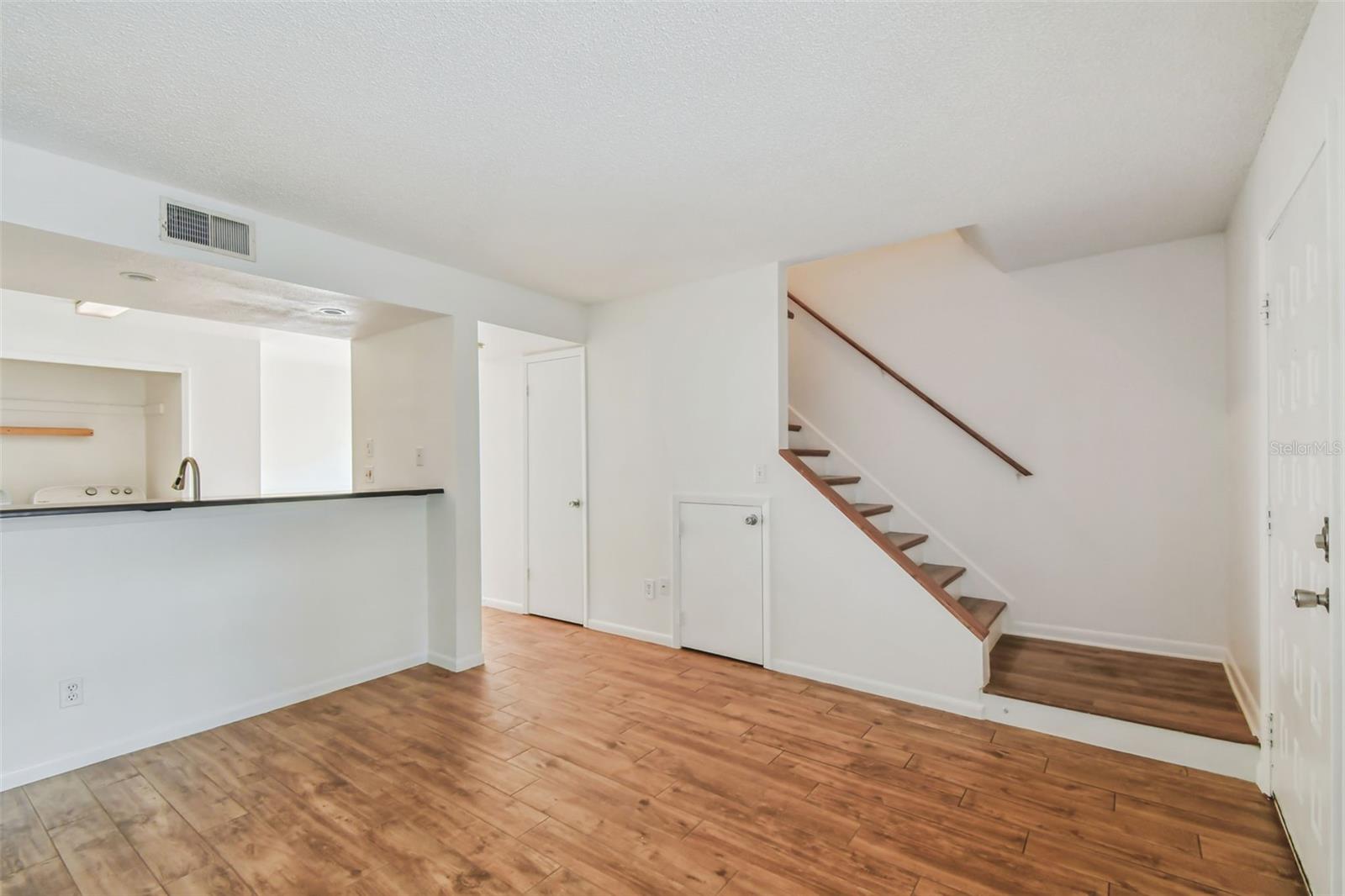 Image 10 of 34 For 310 Delaware Avenue F
