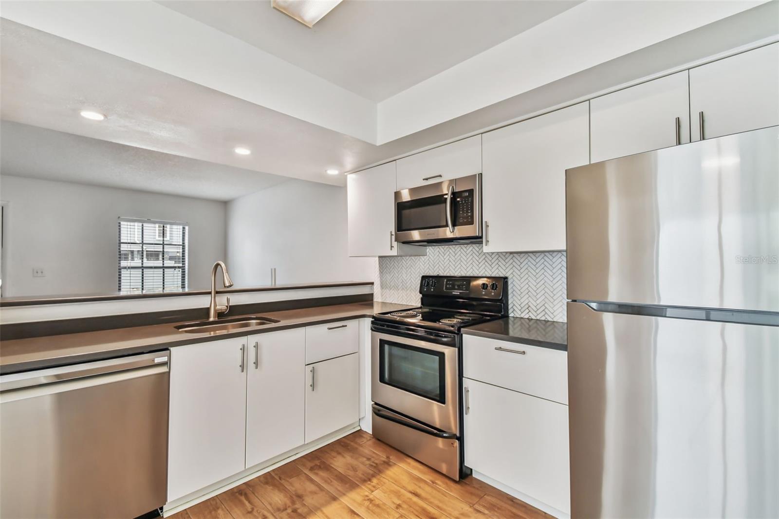 Image 22 of 34 For 310 Delaware Avenue F