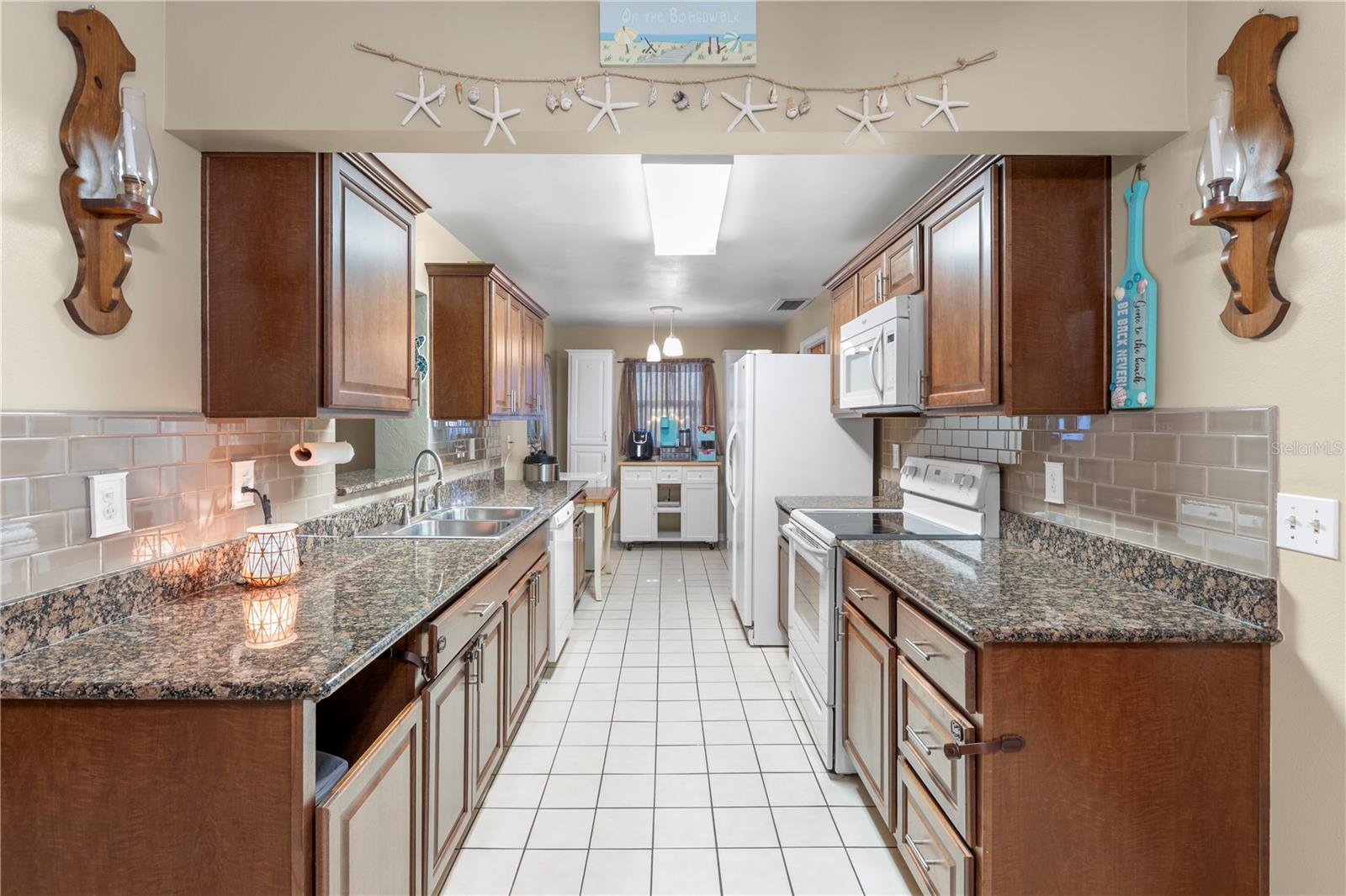 Image 7 of 20 For 7258 57th Avenue N