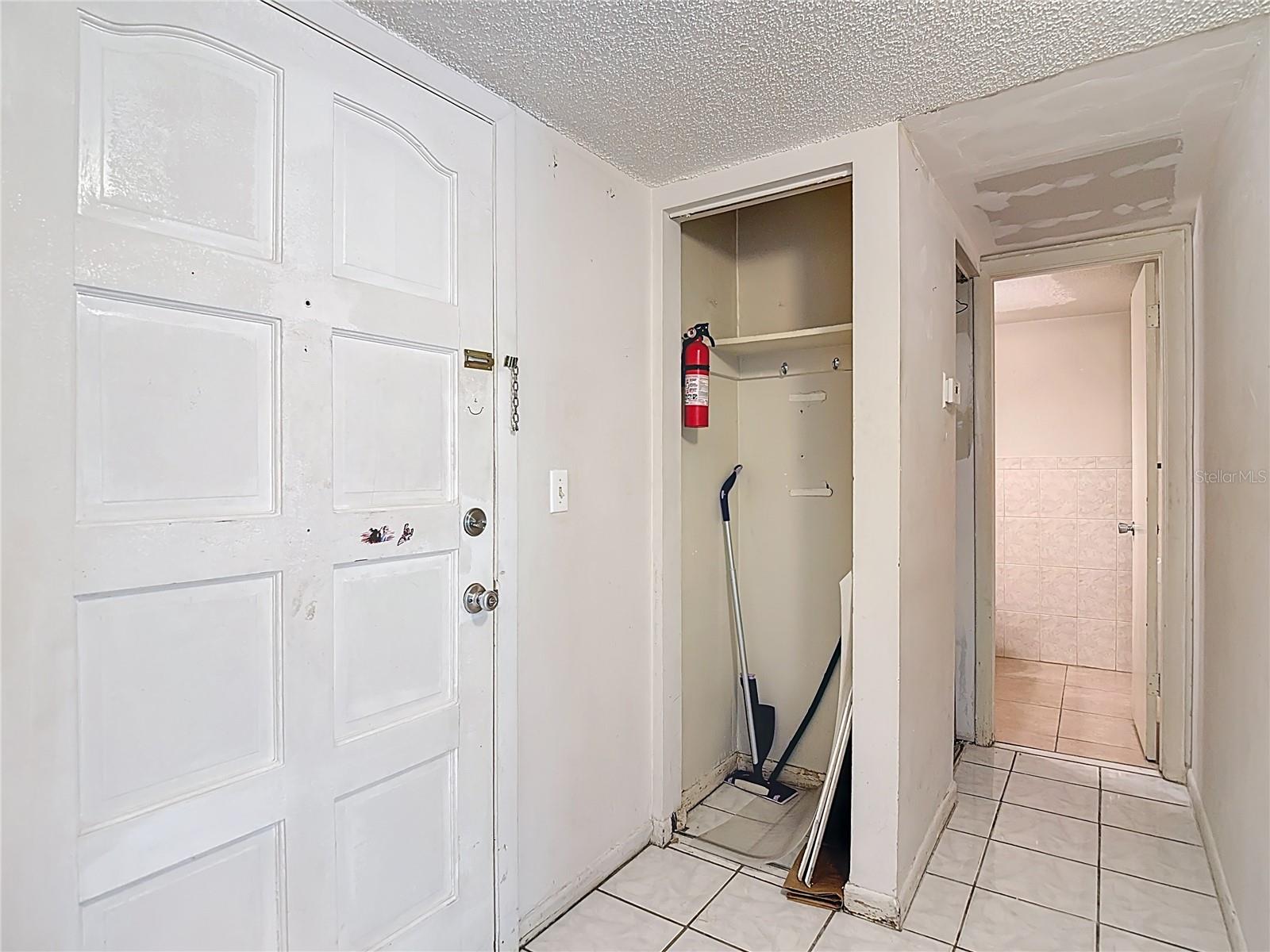 Listing photo id 9 for 6314 Newtown Circle 14a2
