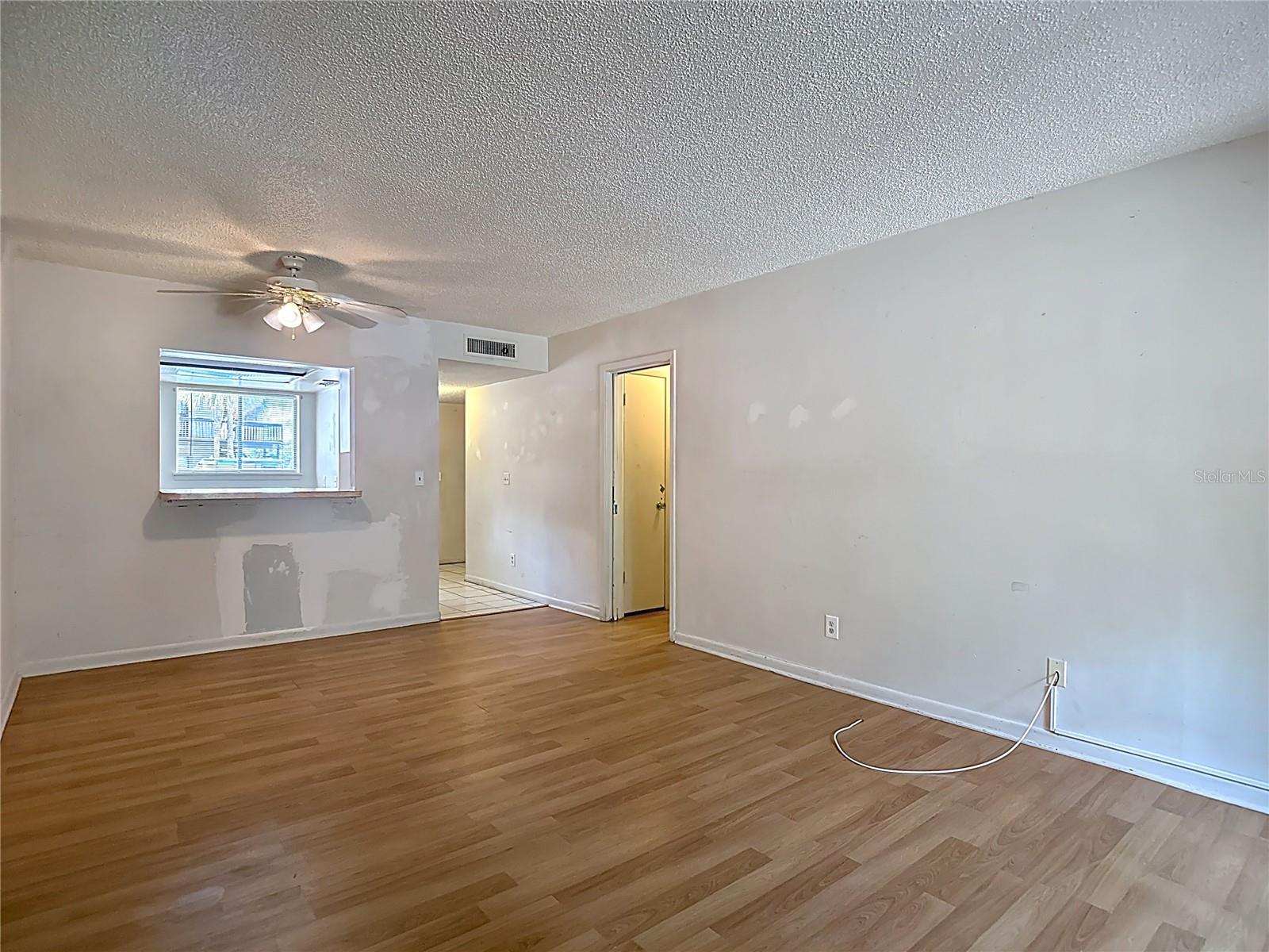 Listing photo id 17 for 6314 Newtown Circle 14a2
