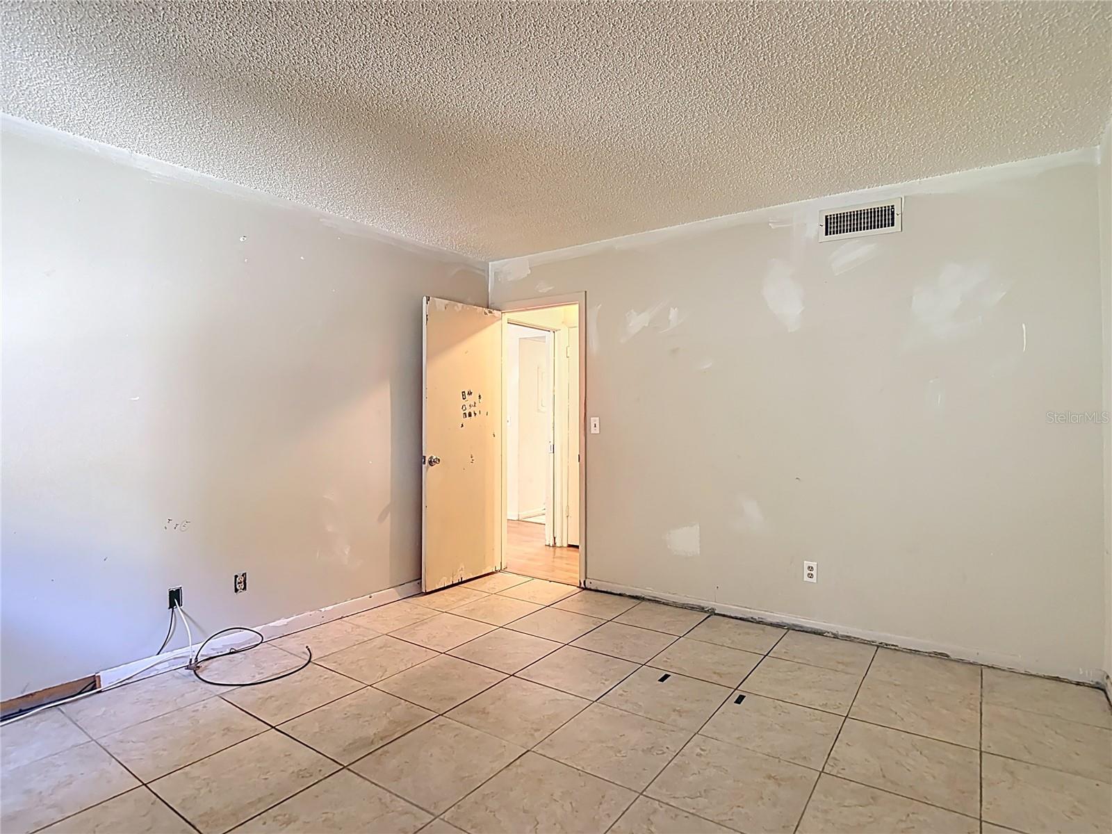 Listing photo id 25 for 6314 Newtown Circle 14a2