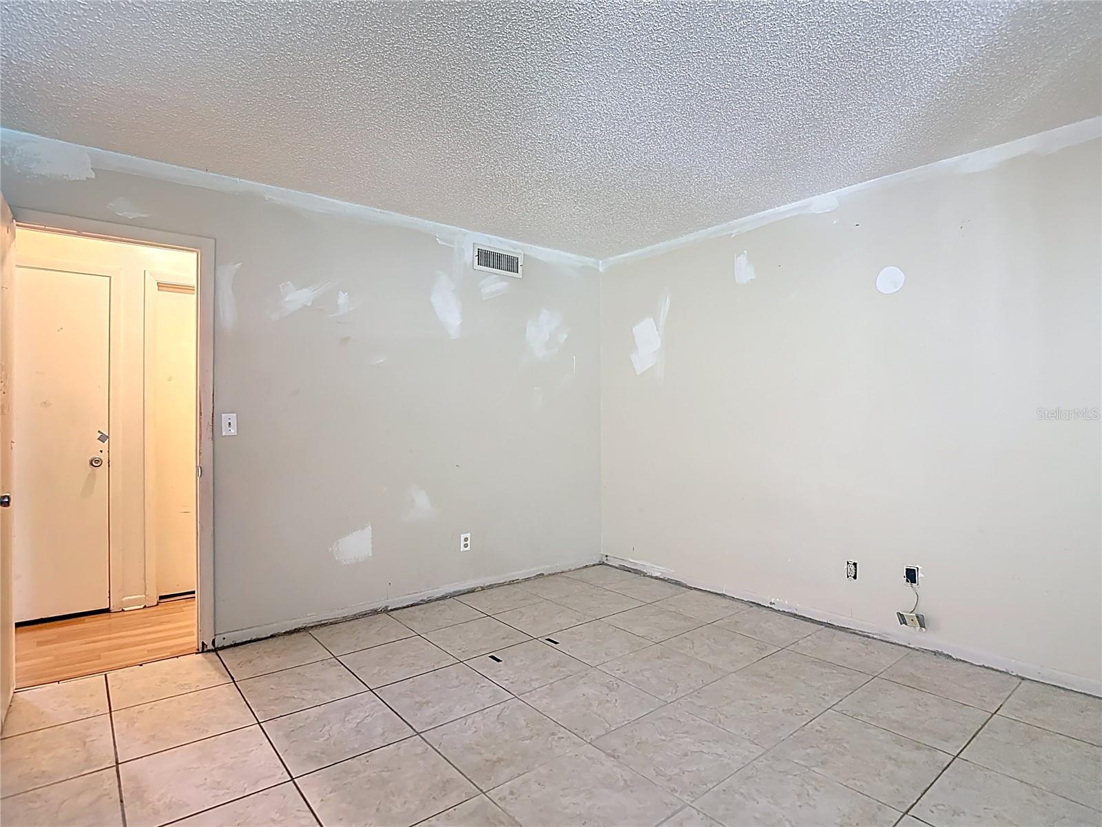 Listing photo id 26 for 6314 Newtown Circle 14a2