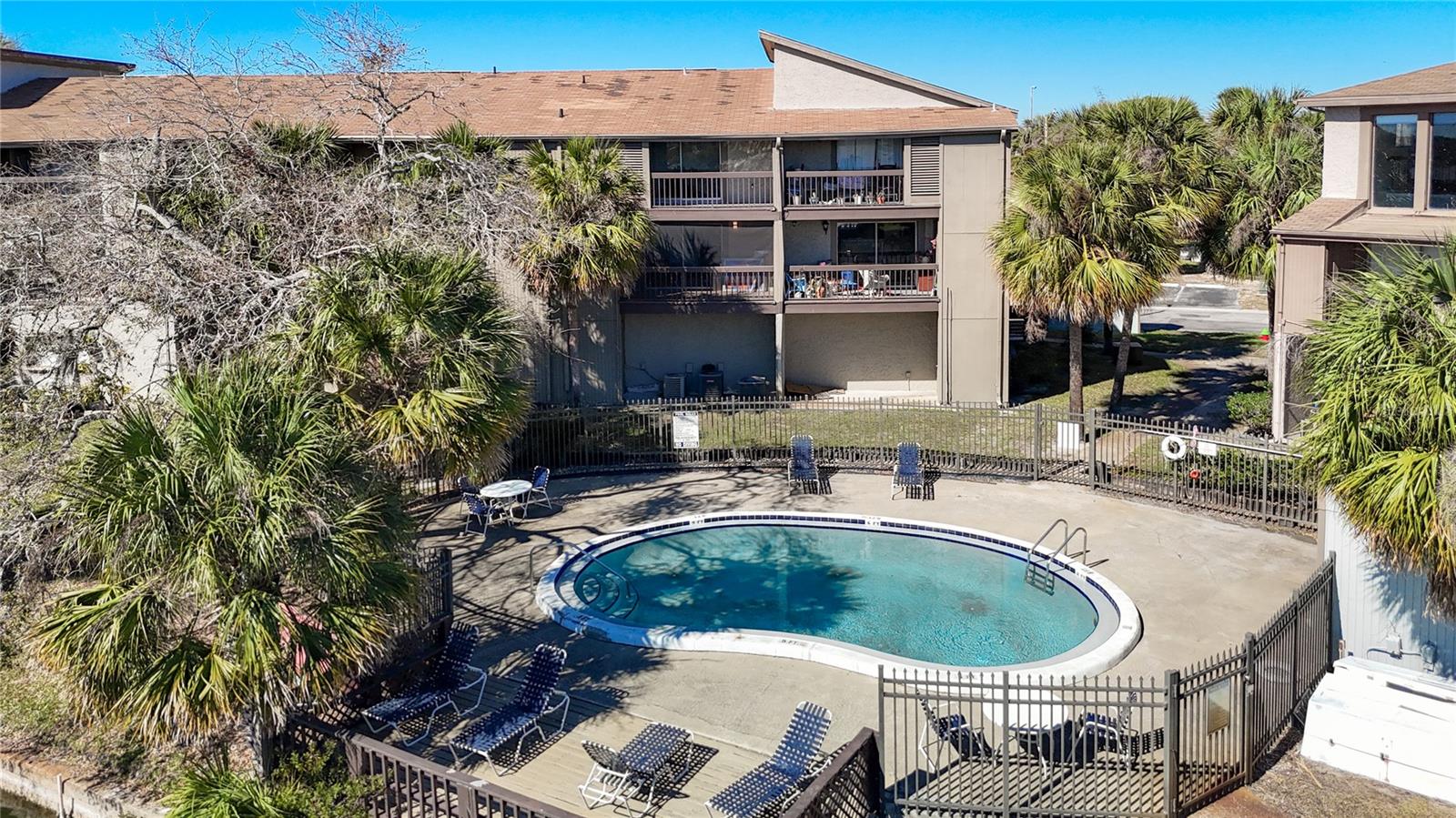 Listing photo id 41 for 6314 Newtown Circle 14a2