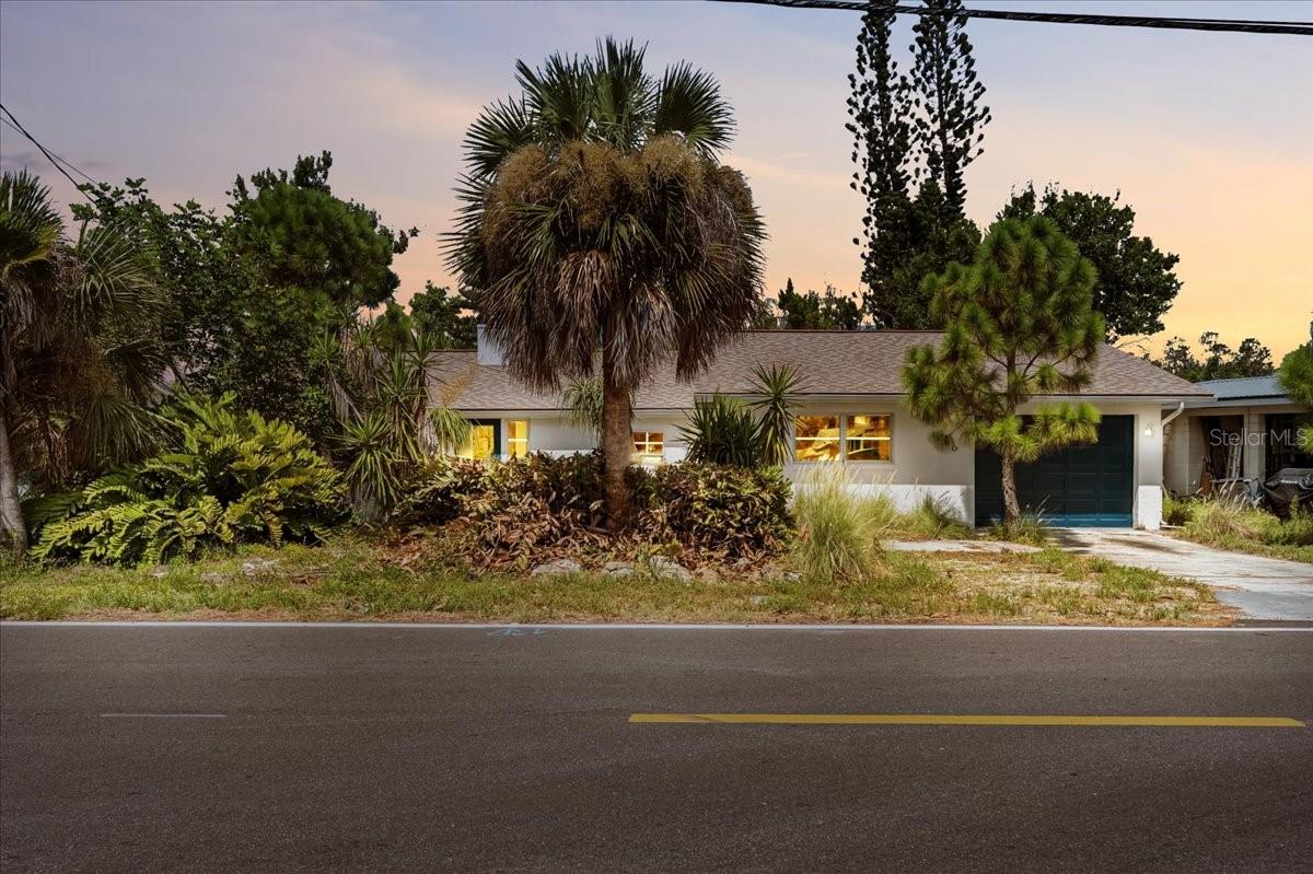 Details for 1290 Oxford Drive, ENGLEWOOD, FL 34223