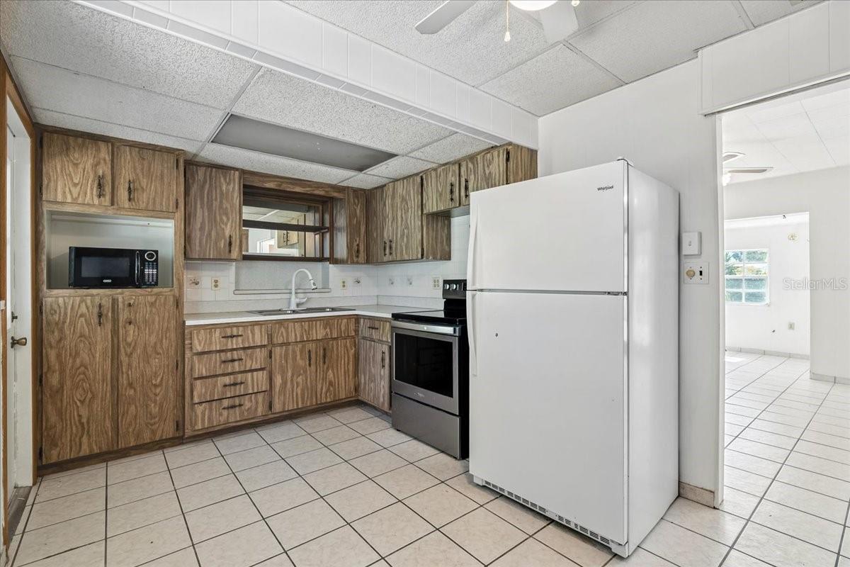 Image 11 of 42 For 1290 Oxford Drive