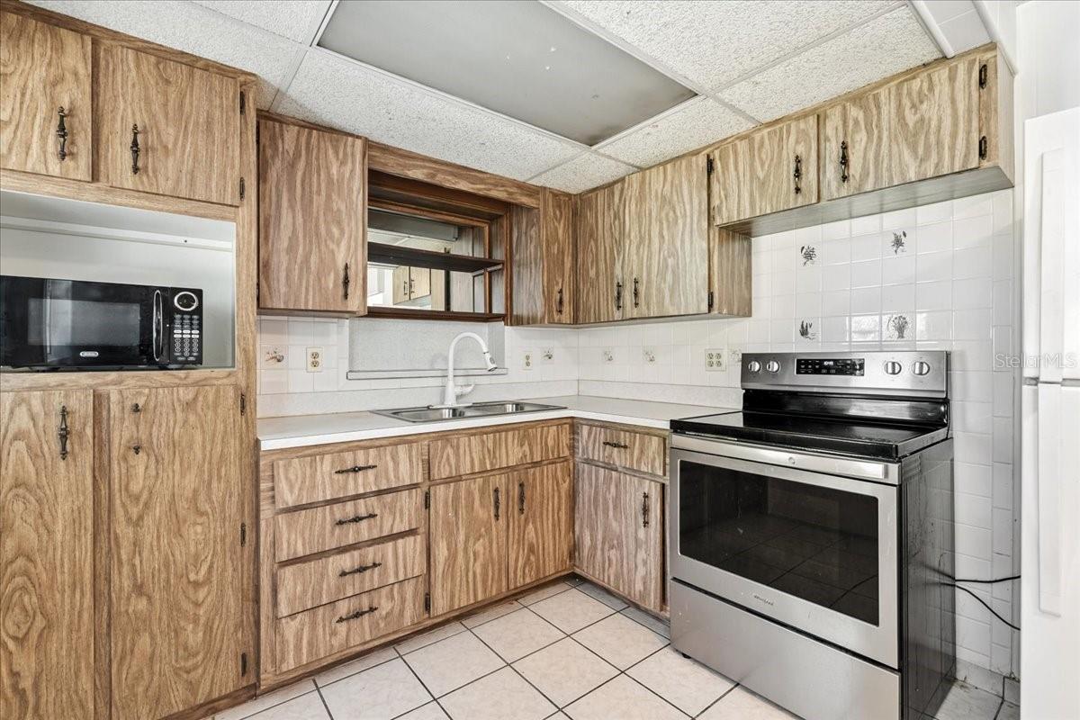 Image 12 of 42 For 1290 Oxford Drive