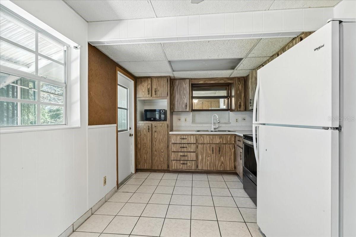 Image 14 of 42 For 1290 Oxford Drive