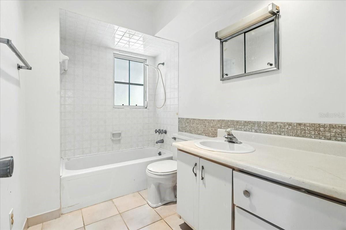 Image 18 of 42 For 1290 Oxford Drive