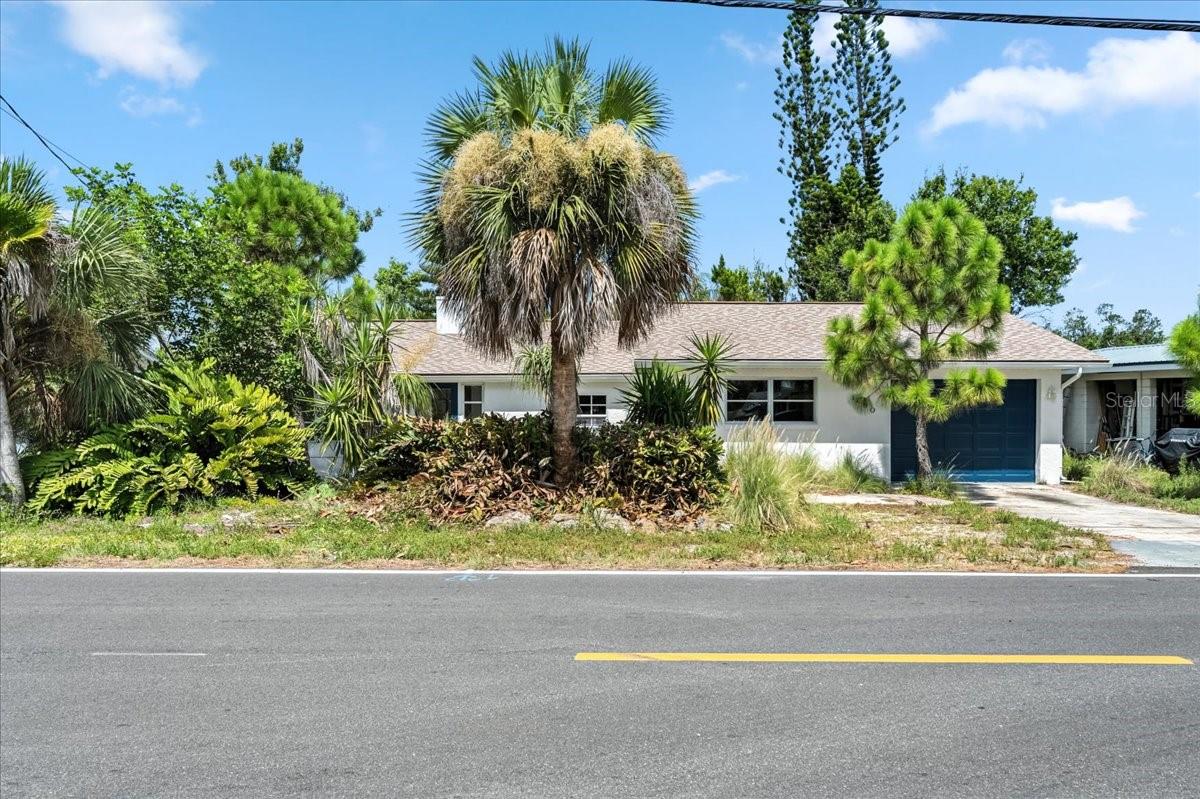 Image 2 of 42 For 1290 Oxford Drive