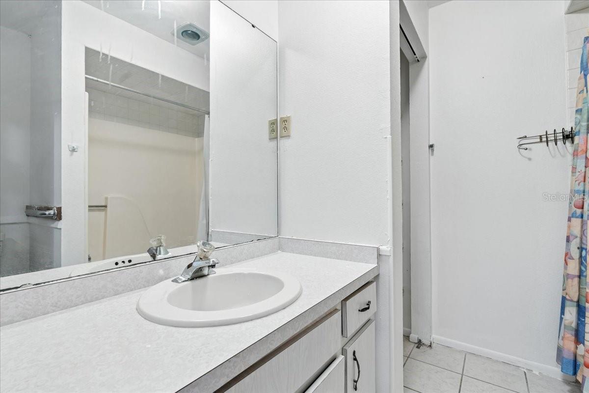 Image 20 of 42 For 1290 Oxford Drive