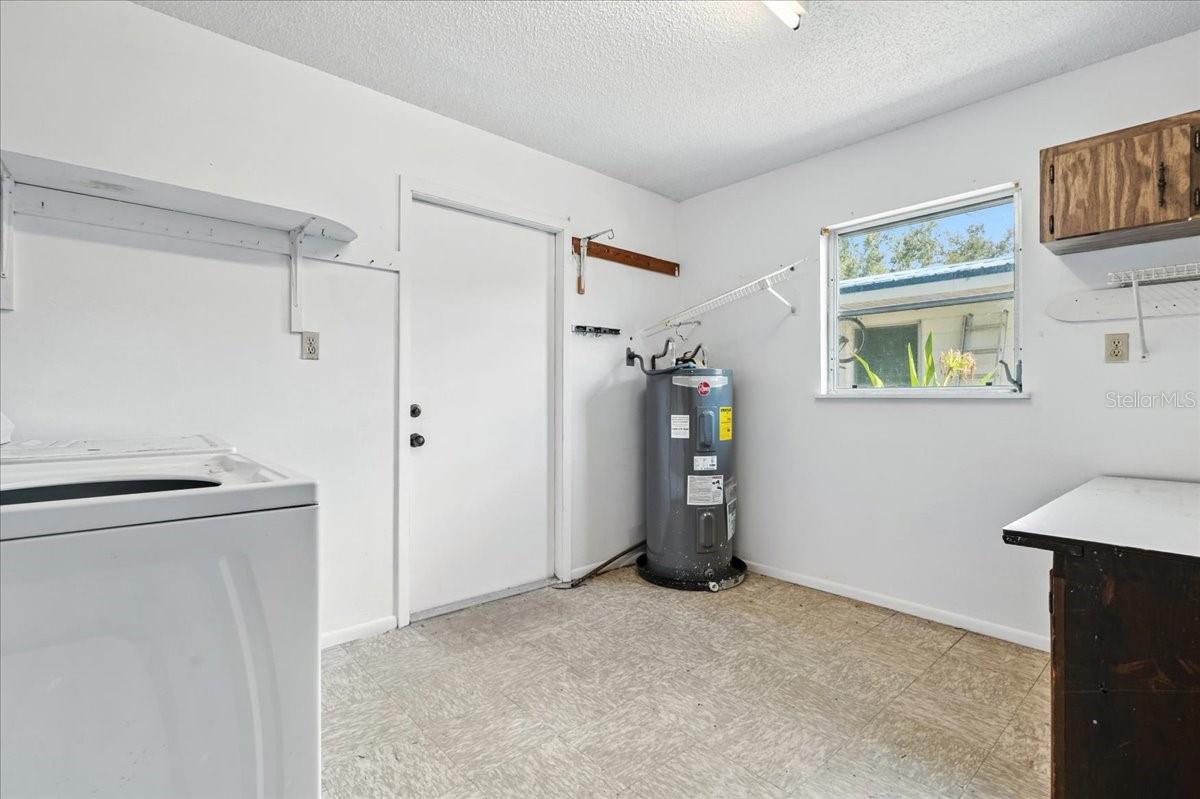 Image 30 of 42 For 1290 Oxford Drive