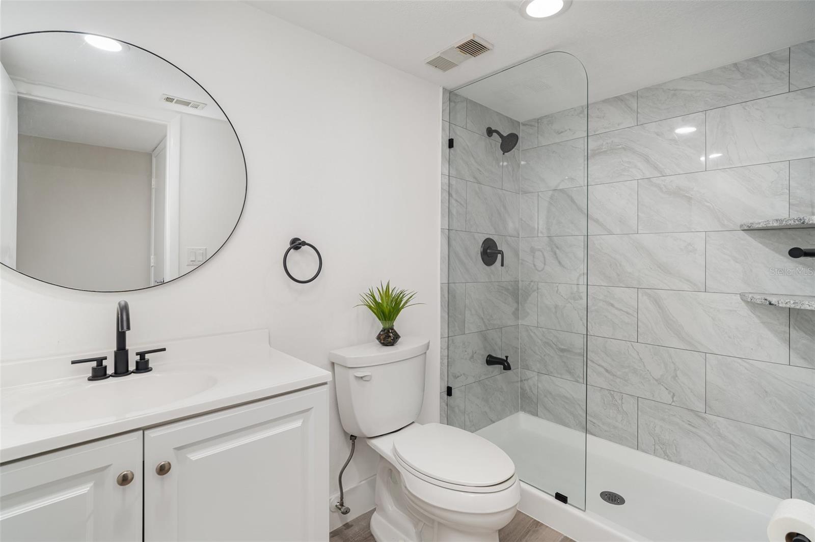 Image 4 of 16 For 425 30th Avenue W C201