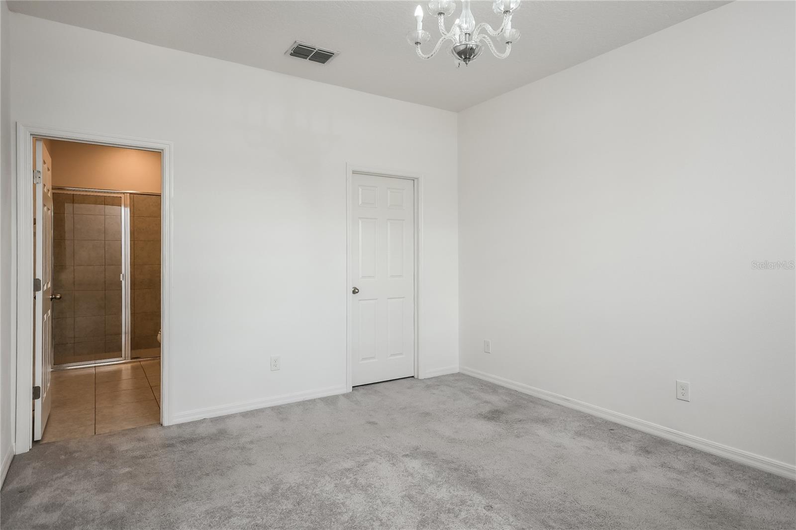 Image 10 of 13 For 111 Roseville Drive