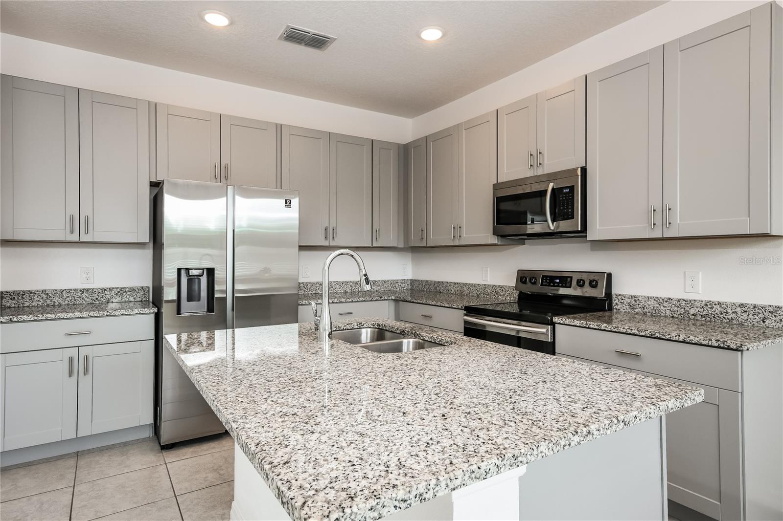 Image 5 of 13 For 111 Roseville Drive