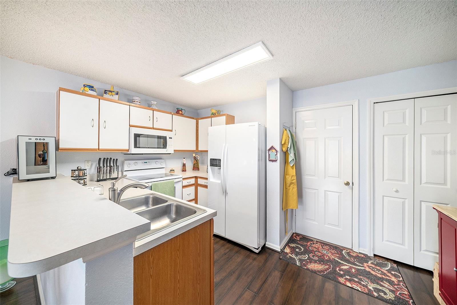 Image 18 of 43 For 8534 Edgewater Place Boulevard