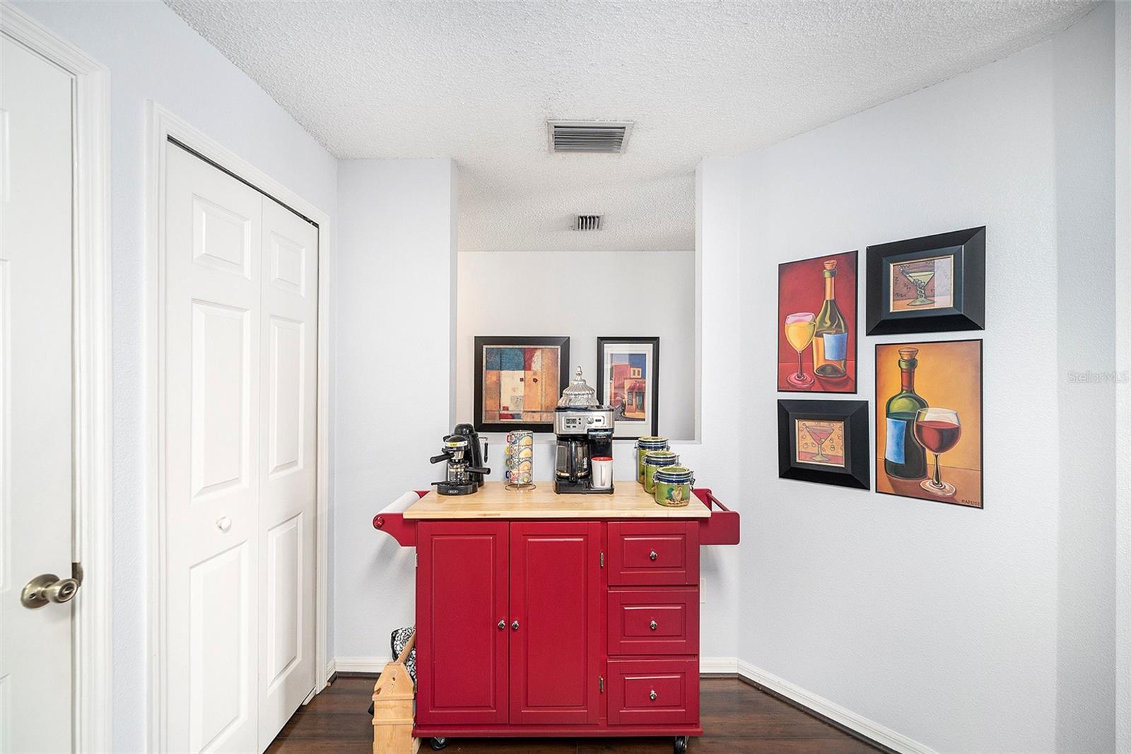 Image 19 of 43 For 8534 Edgewater Place Boulevard