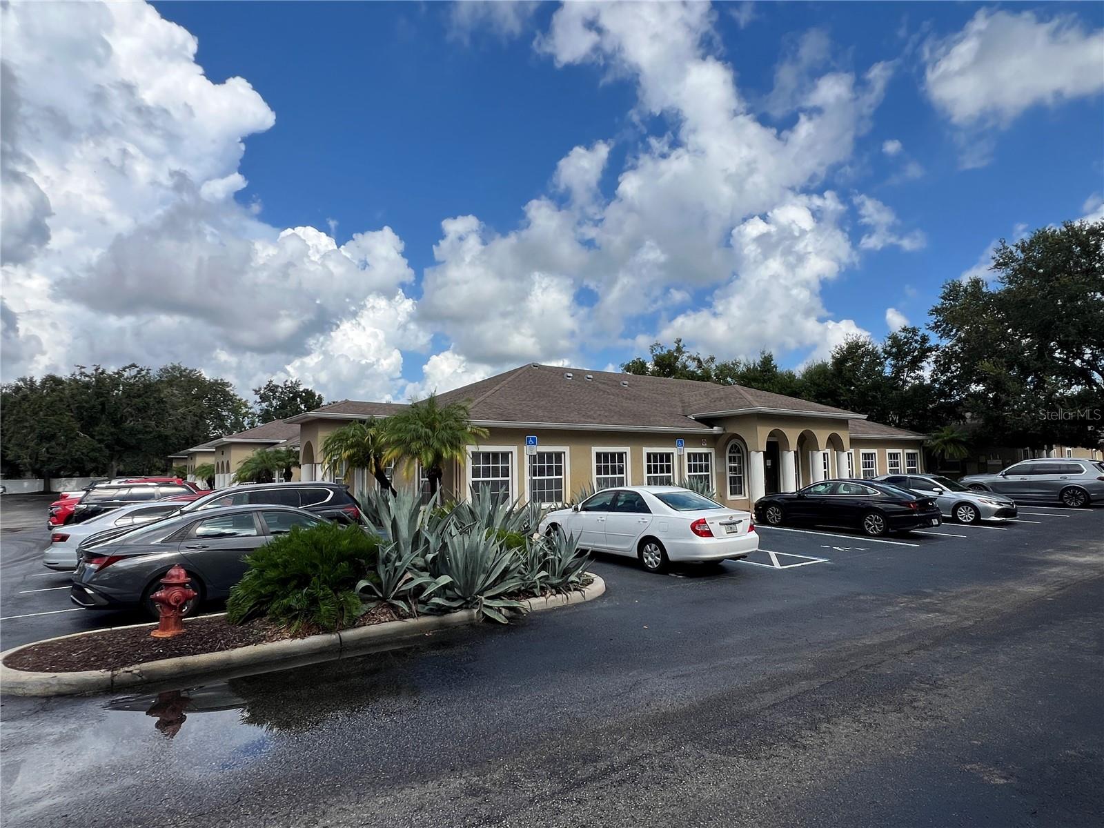 Image 4 of 26 For 4260 Linebaugh Avenue