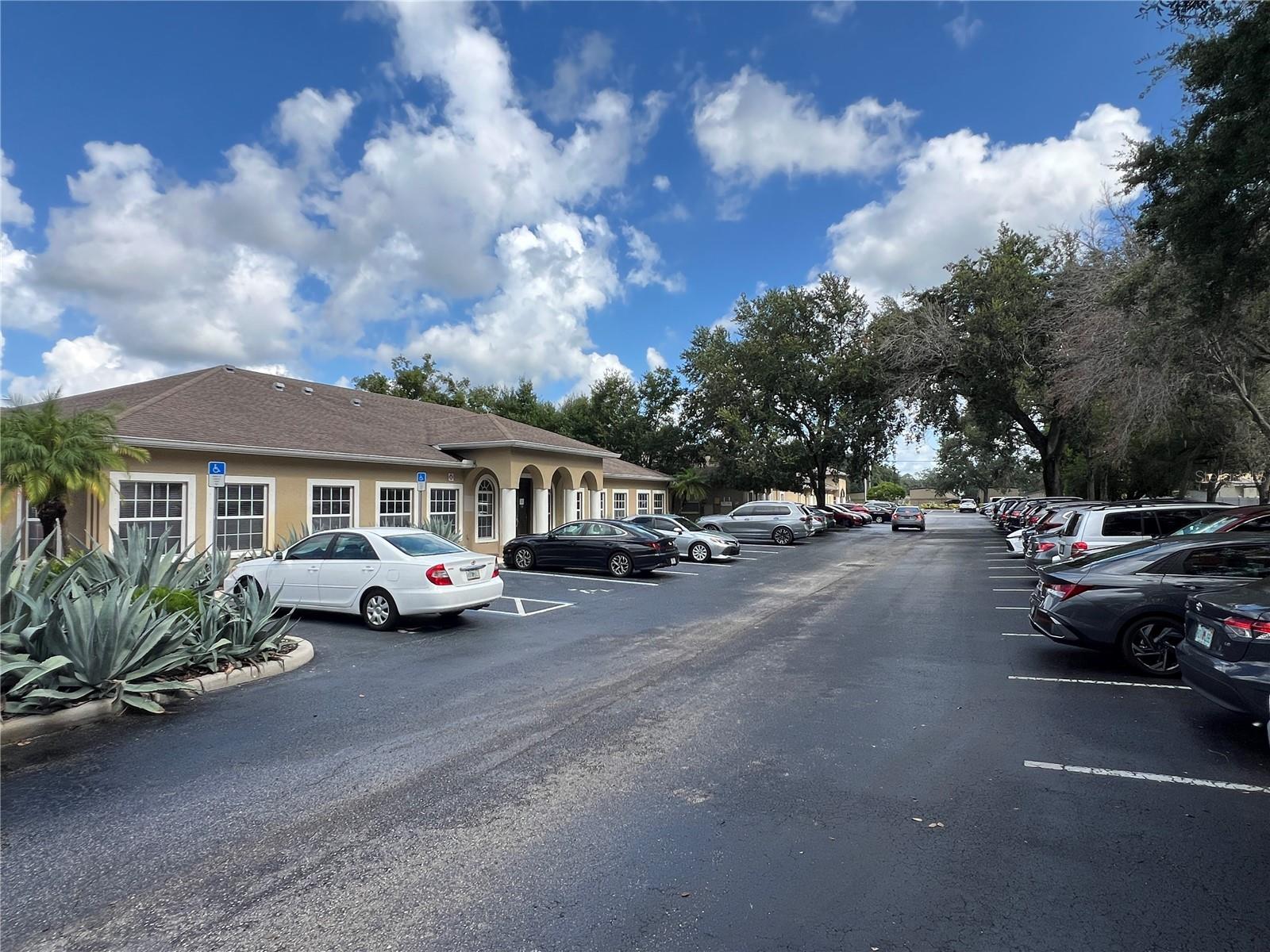 Image 5 of 26 For 4260 Linebaugh Avenue