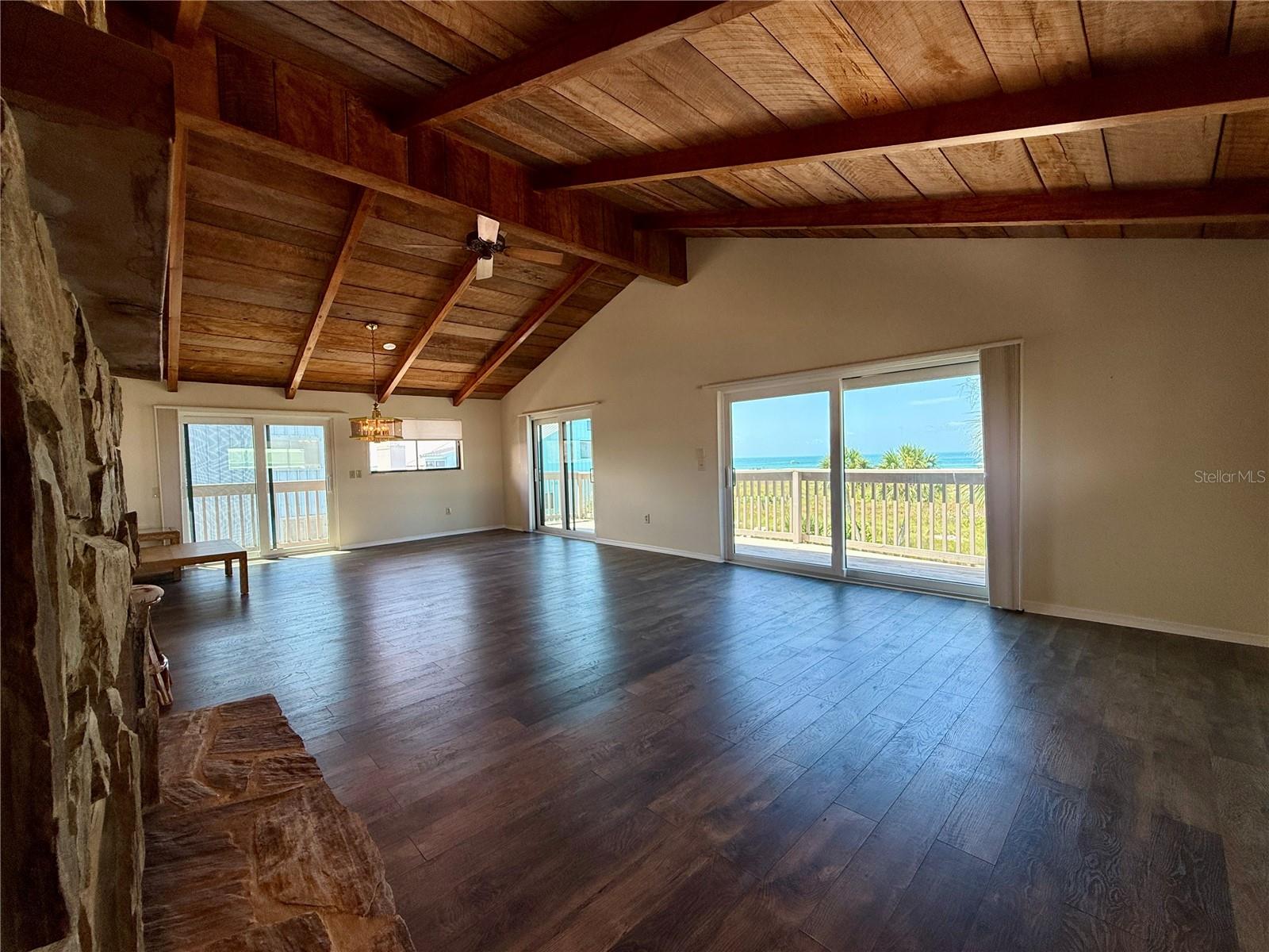 Image 9 of 51 For 460 Beach Road B2
