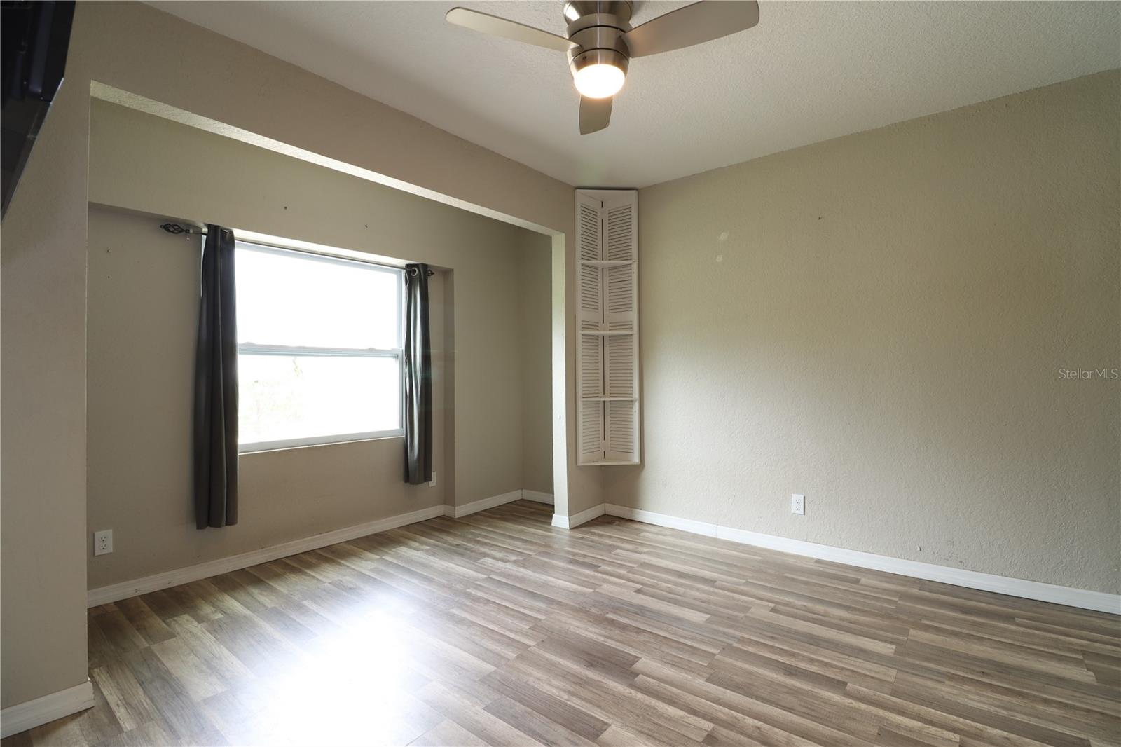 Image 7 of 28 For 12656 Cumberland Drive