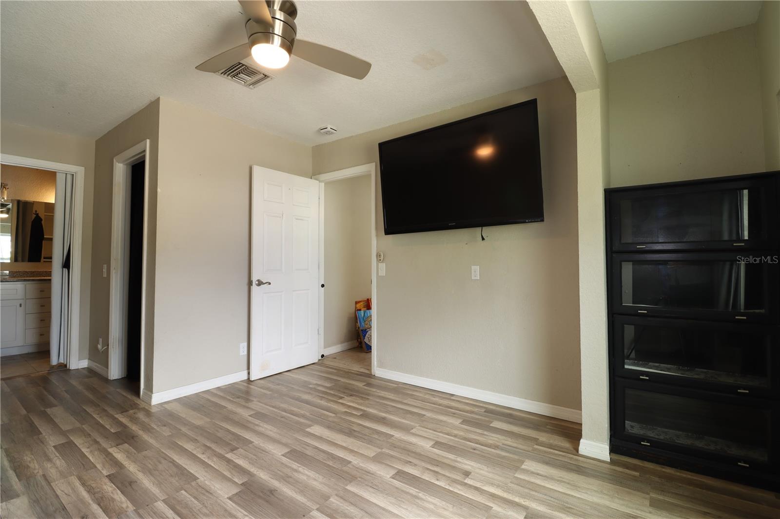 Image 9 of 28 For 12656 Cumberland Drive