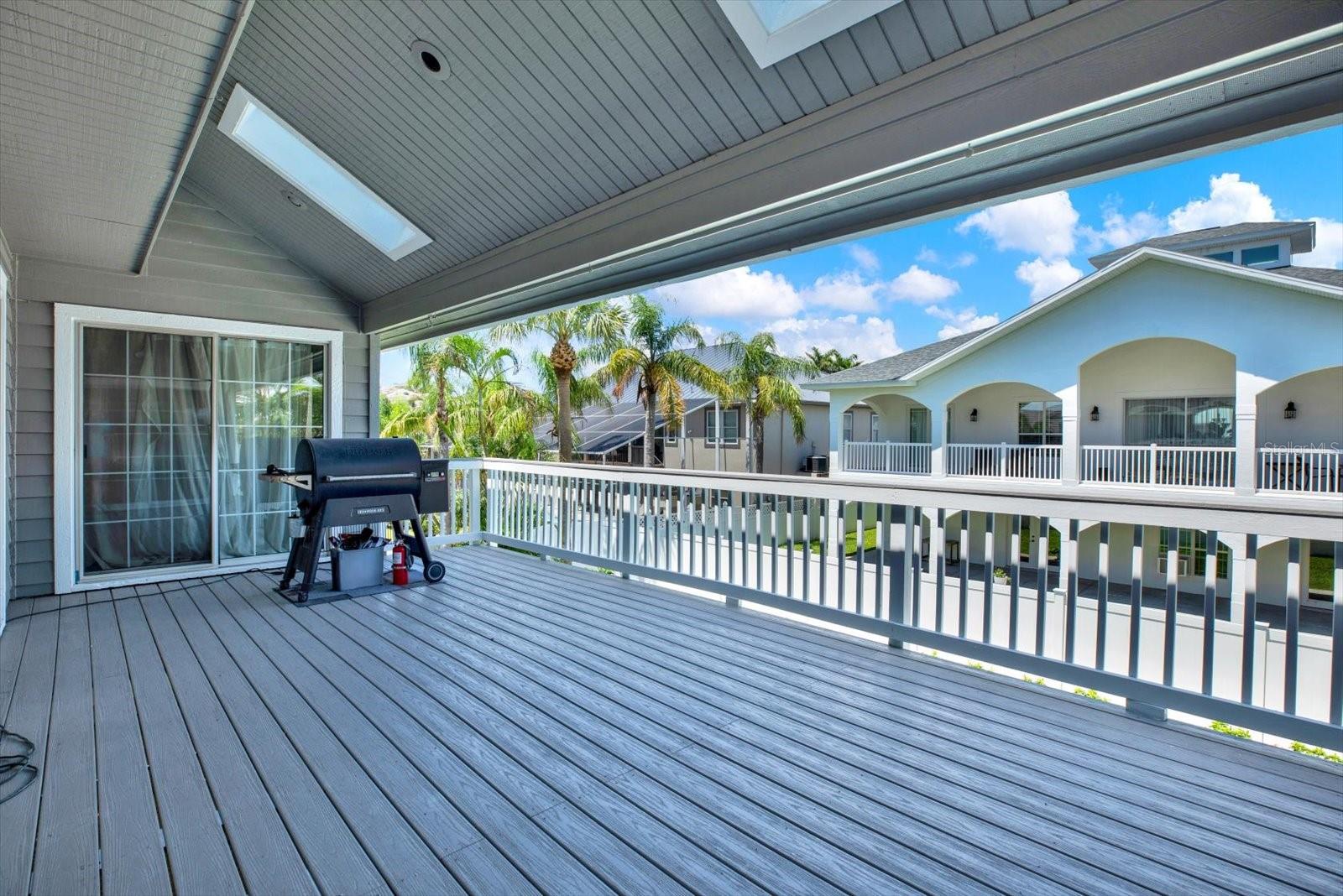 Image 33 of 47 For 5922 Bayview Circle S