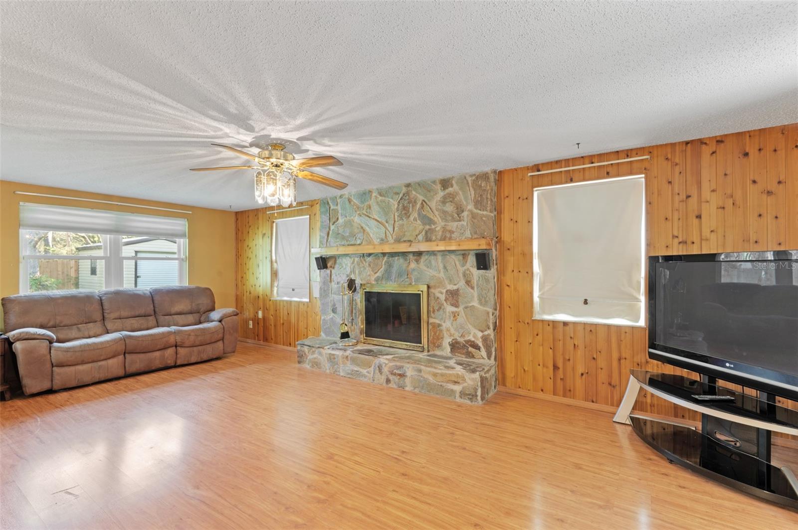 Image 7 of 53 For 11040 Blackwood Drive