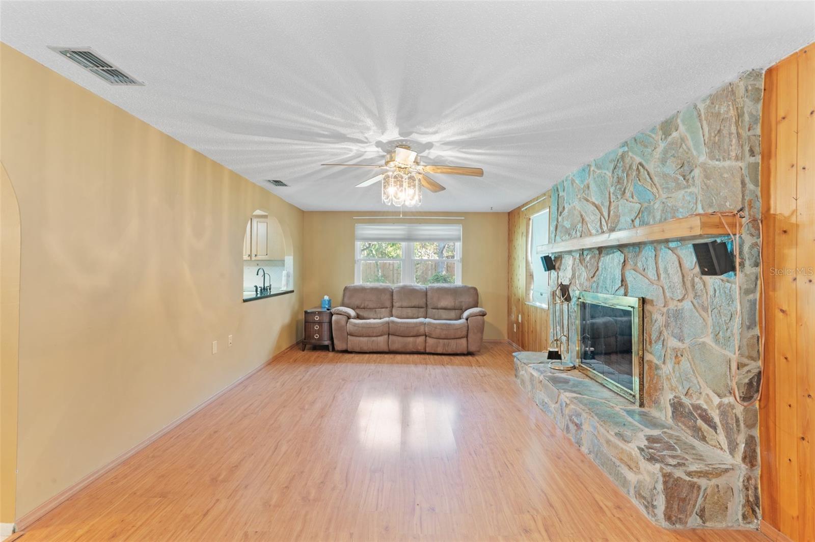 Image 9 of 53 For 11040 Blackwood Drive