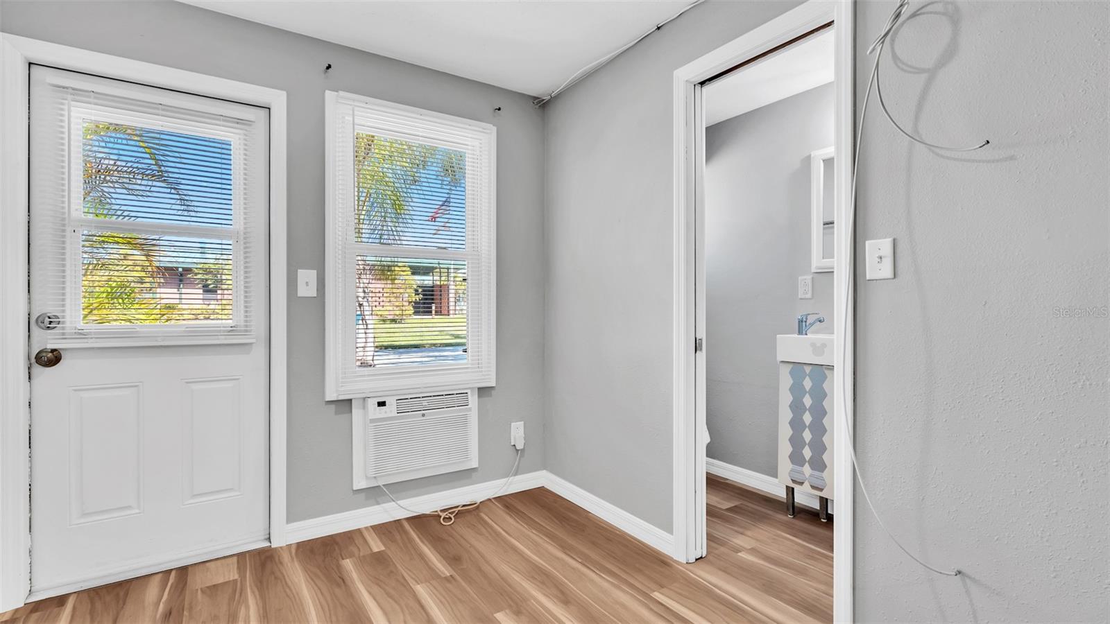 Image 15 of 28 For 6801 46th Avenue N