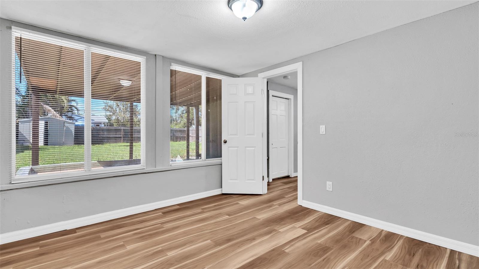 Image 18 of 28 For 6801 46th Avenue N