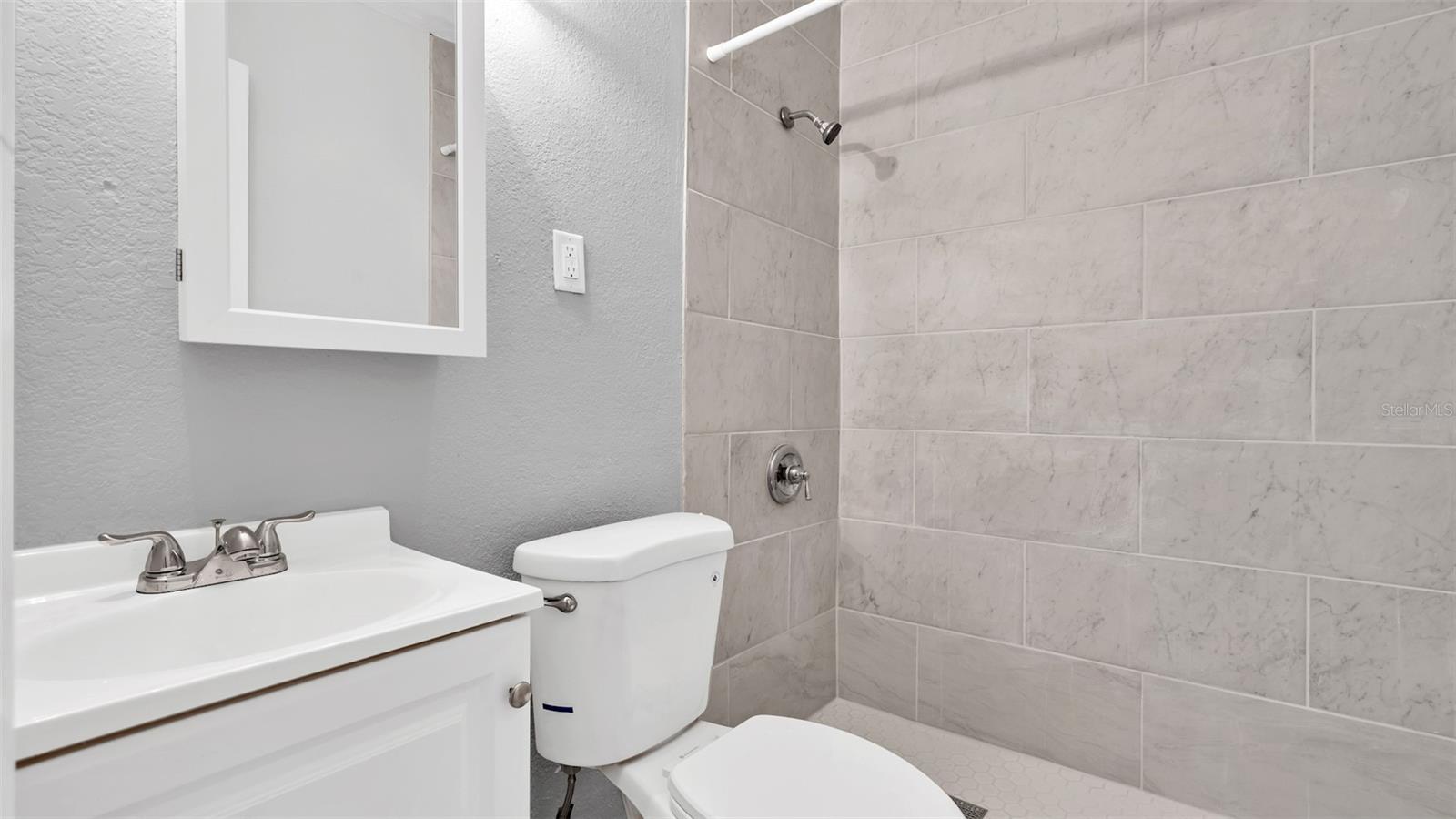 Image 21 of 28 For 6801 46th Avenue N