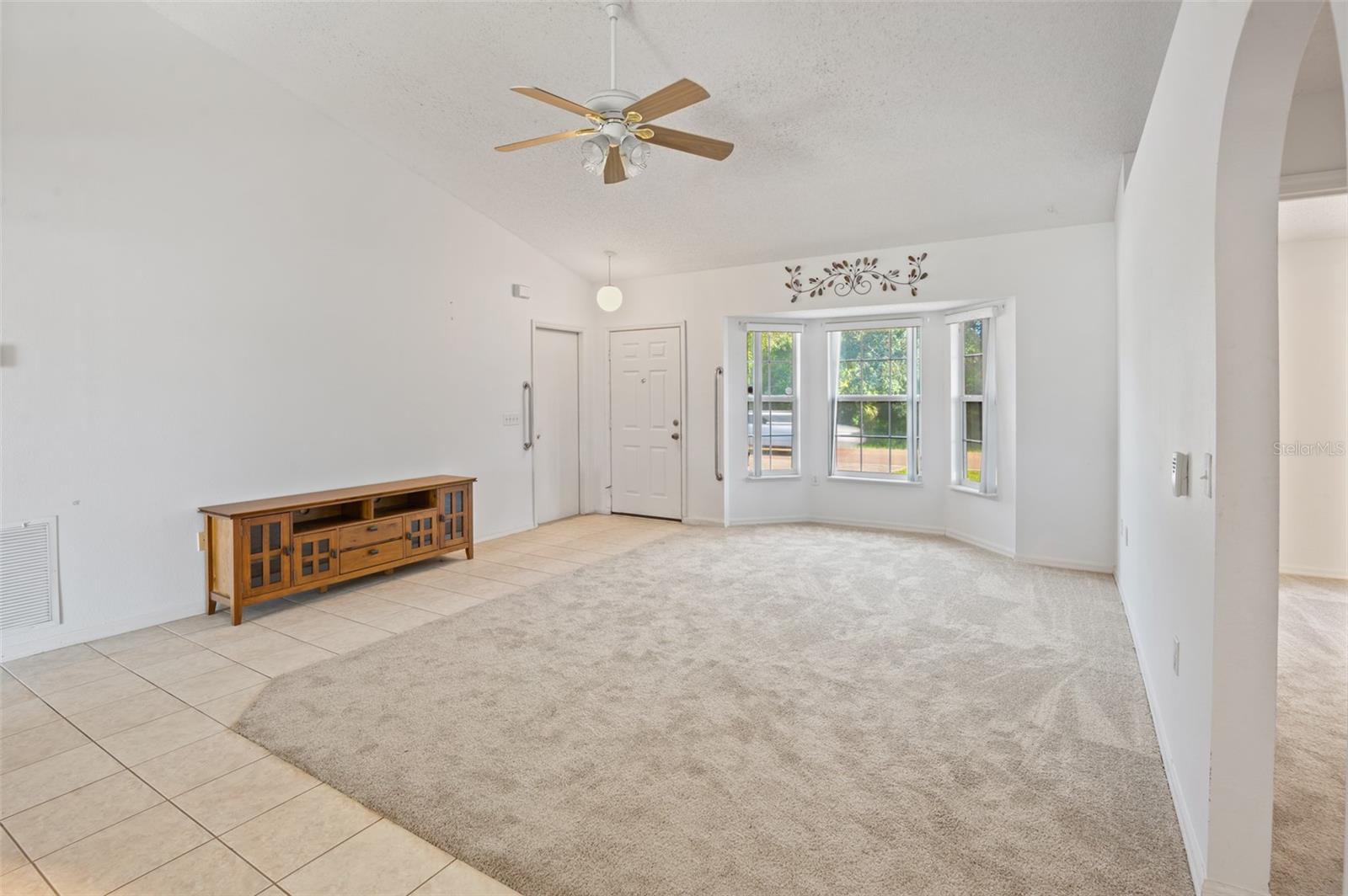 Image 13 of 44 For 11233 Linden Drive