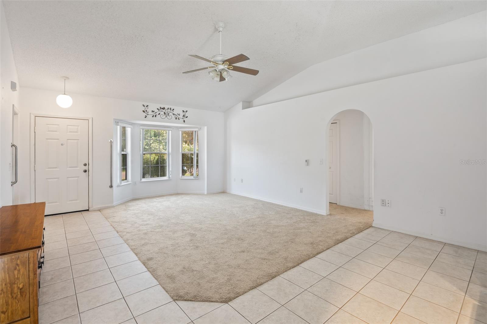 Image 14 of 44 For 11233 Linden Drive